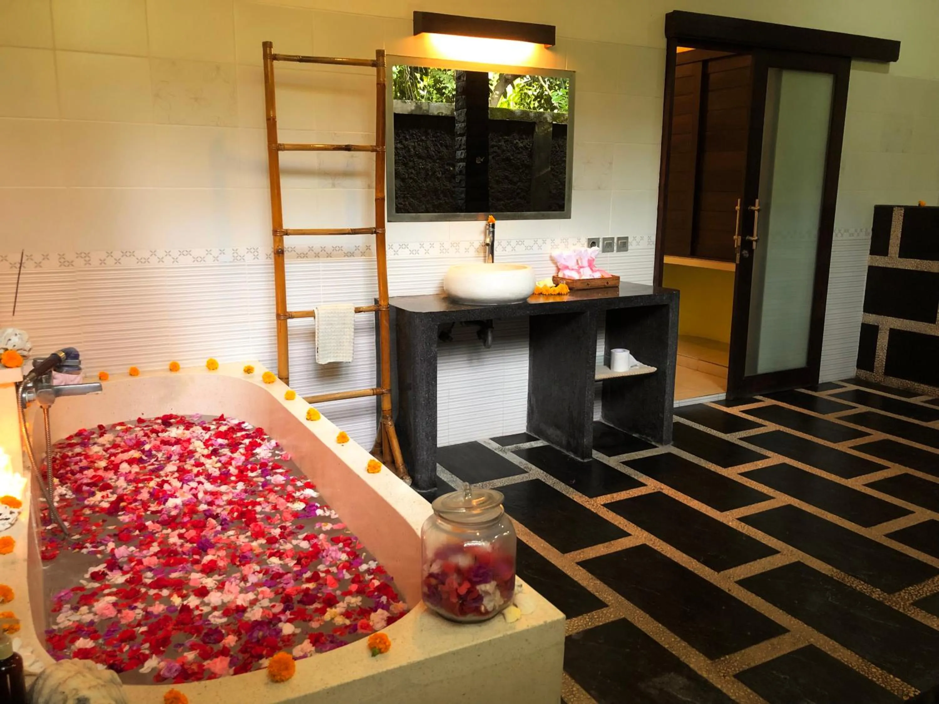 Bath in Arco Iris Boutique Hotel & Restaurant