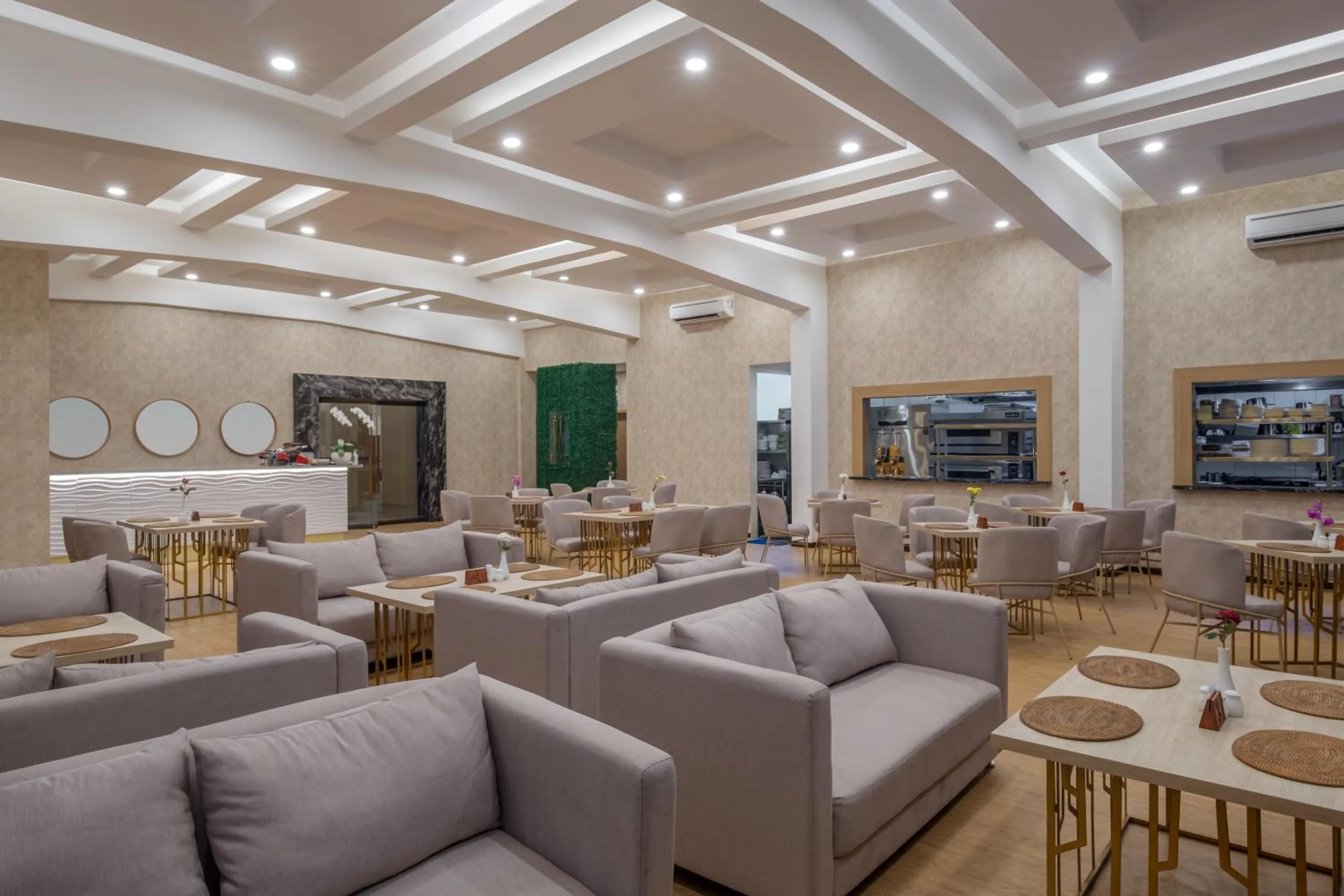 Restaurant/places to eat in ABISHA Hotel Sanur