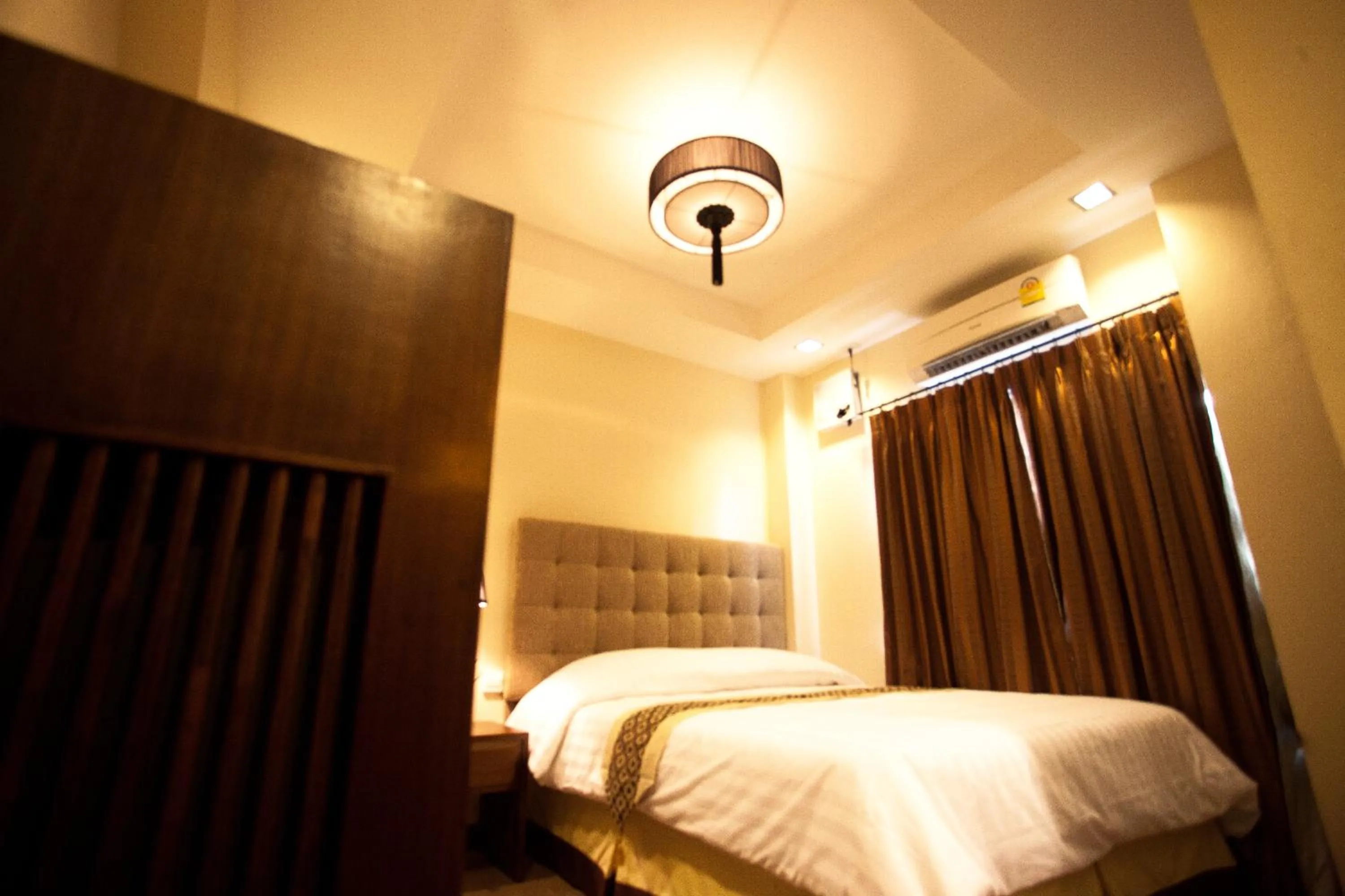 Photo of the whole room, Bed in At Home At Chiang Mai