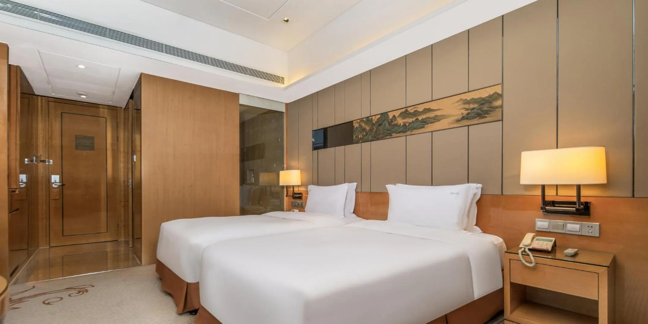 Photo of the whole room, Bed in Holiday Inn Chengdu Oriental Plaza