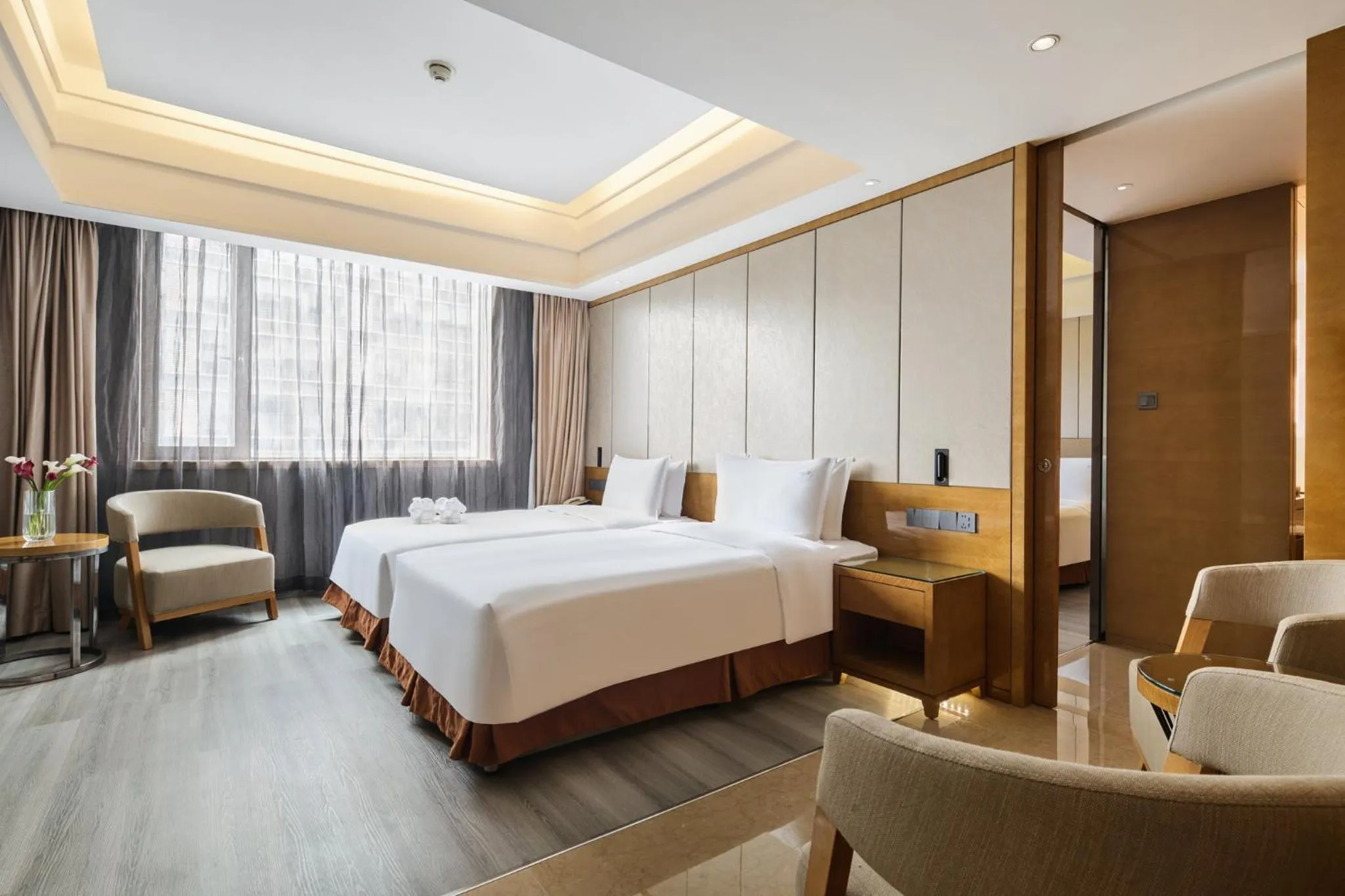 Photo of the whole room, Bed in Holiday Inn Chengdu Oriental Plaza