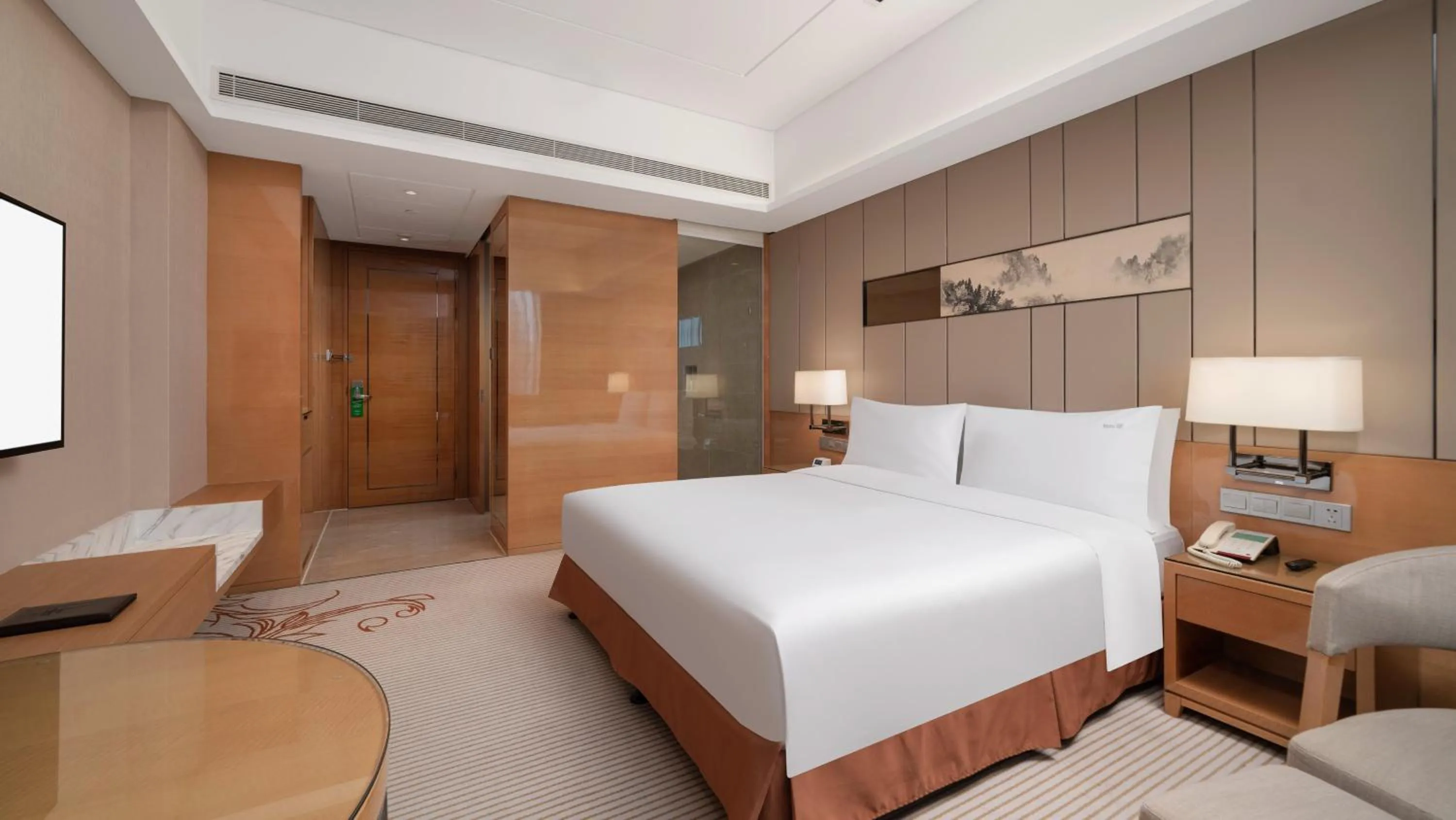 Photo of the whole room, Bed in Holiday Inn Chengdu Oriental Plaza