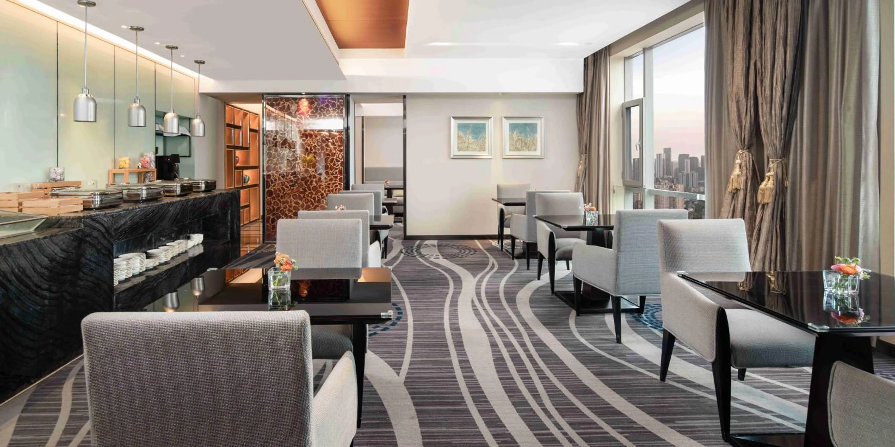 Lounge or bar in Holiday Inn Chengdu Oriental Plaza