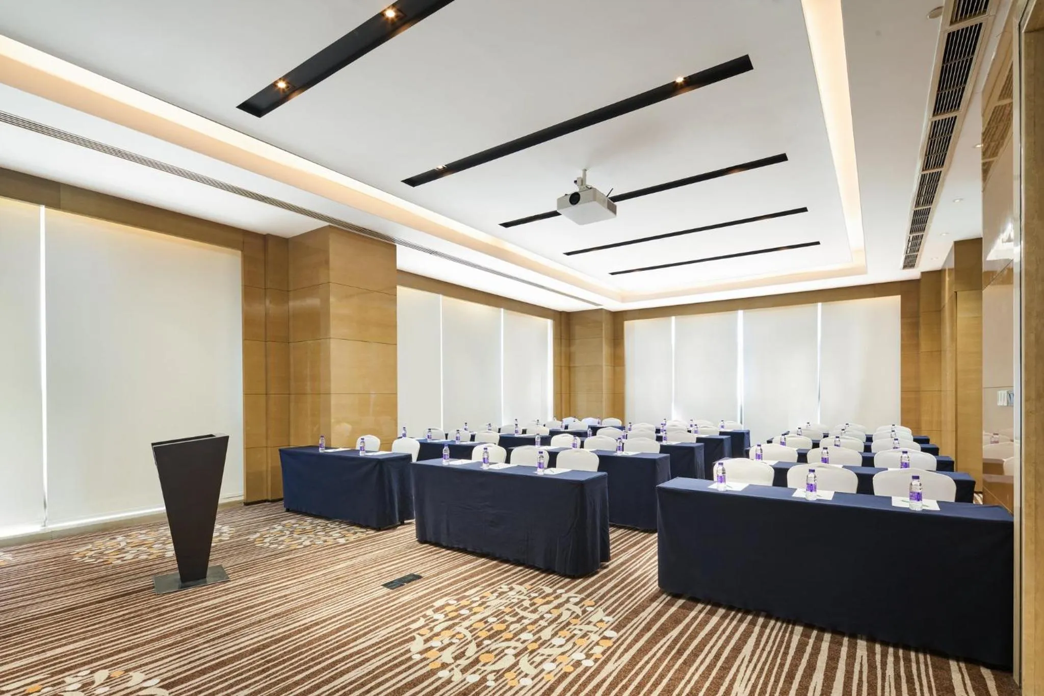 Meeting/conference room in Holiday Inn Chengdu Oriental Plaza