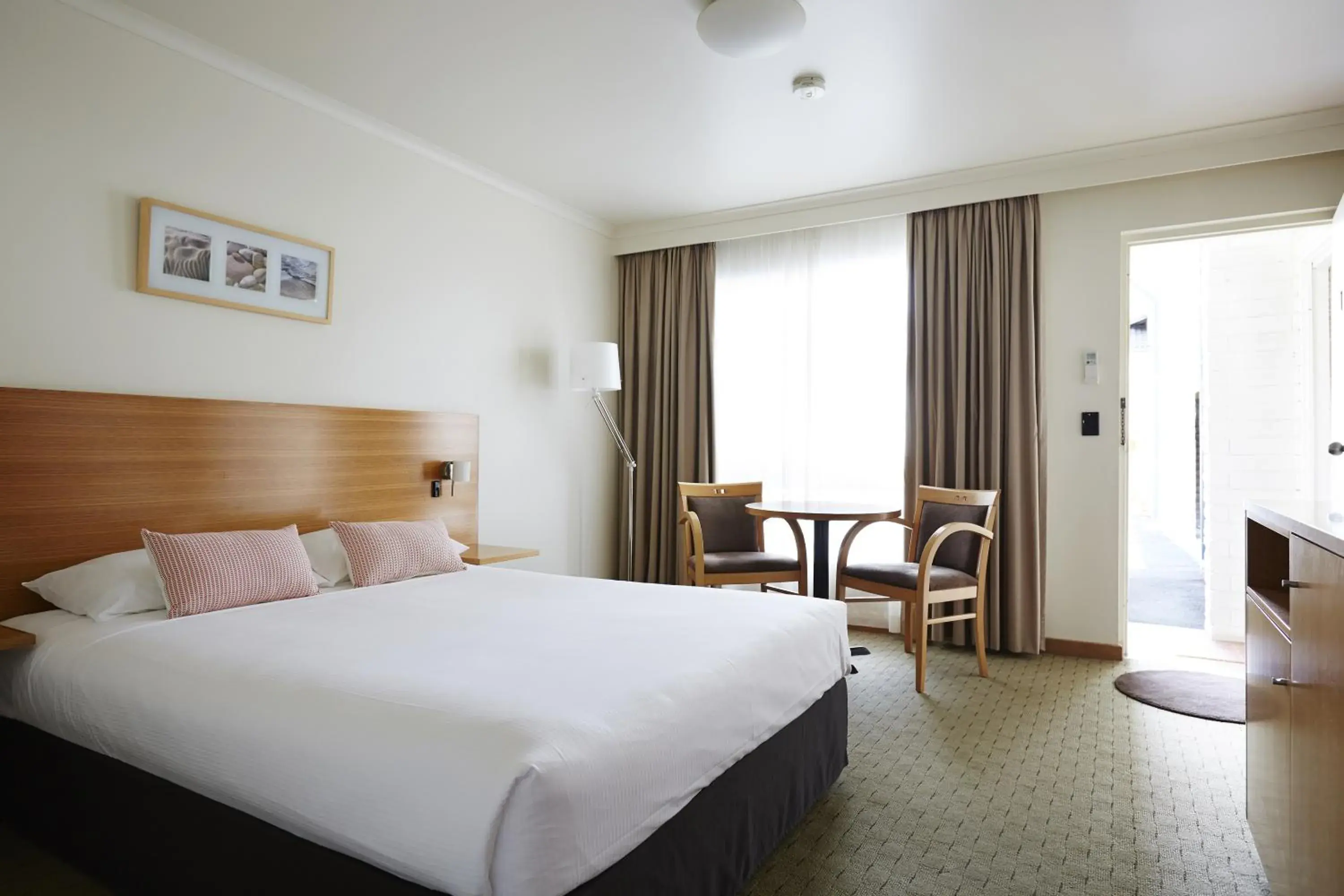 Standard Queen Room in Bay Beach Motel Standard Queen Room in Bay Beach Motel