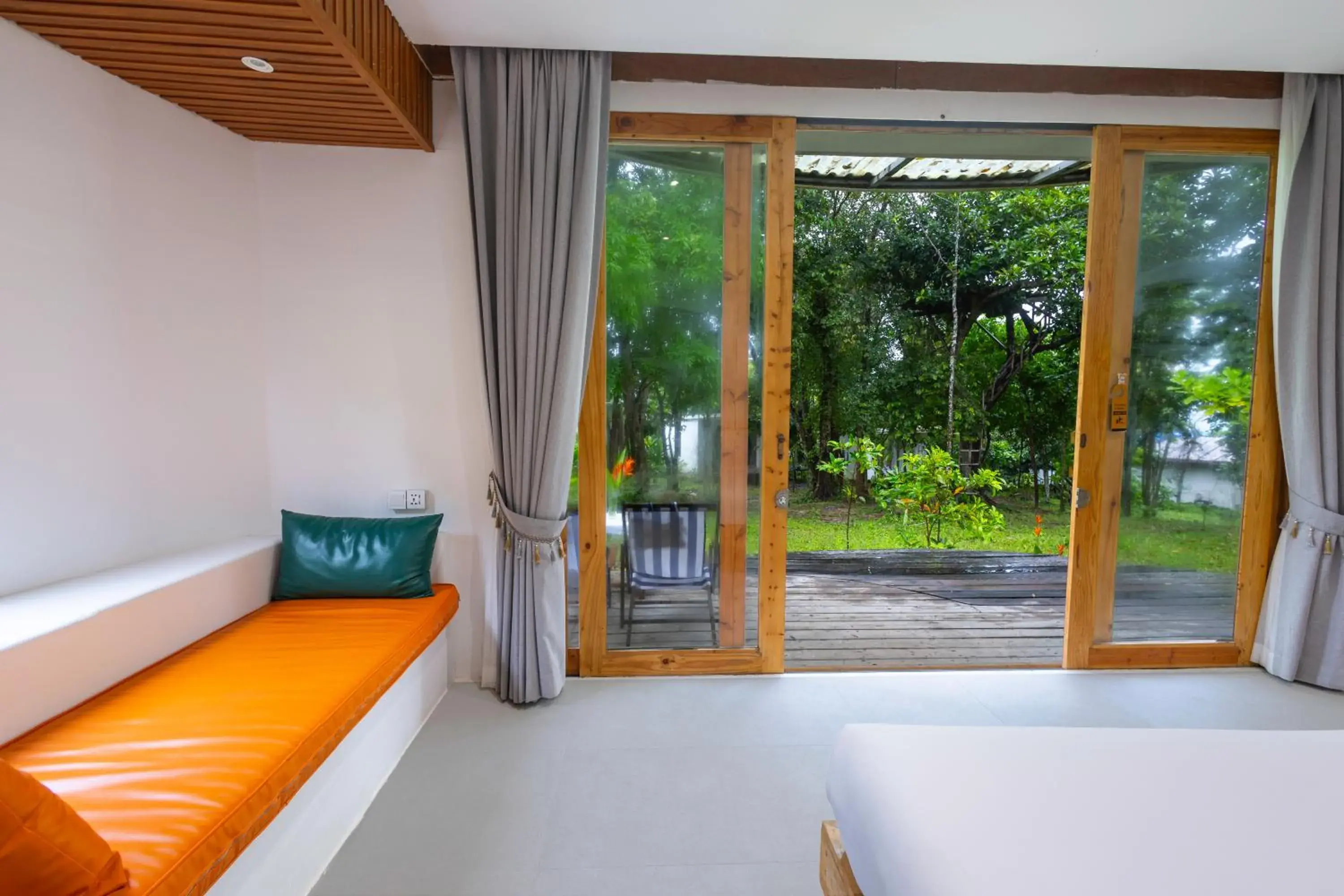 View (from property/room), Bed in Long Beach Resort Koh Rong View (from property/room), Bed in Long Beach Resort Koh Rong