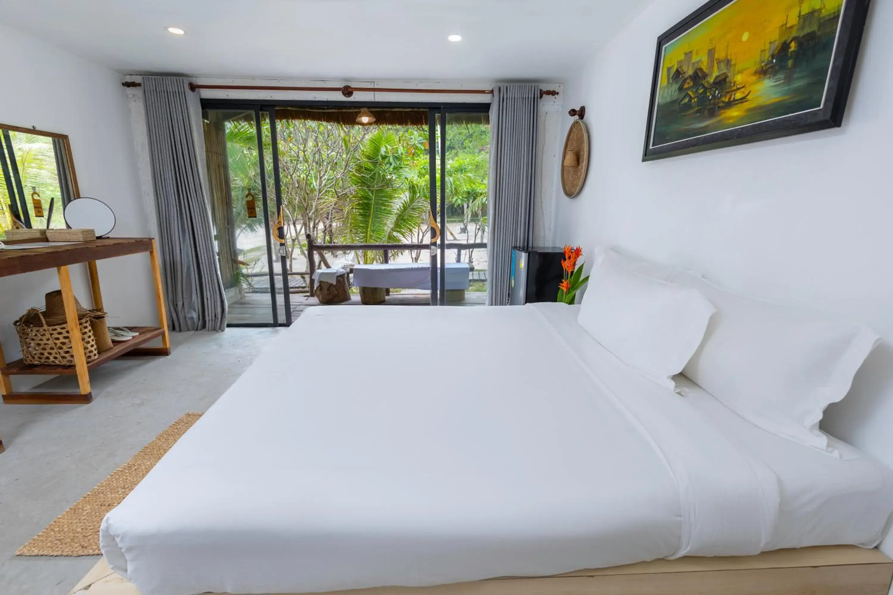 View (from property/room), Bed in Long Beach Resort Koh Rong View (from property/room), Bed in Long Beach Resort Koh Rong