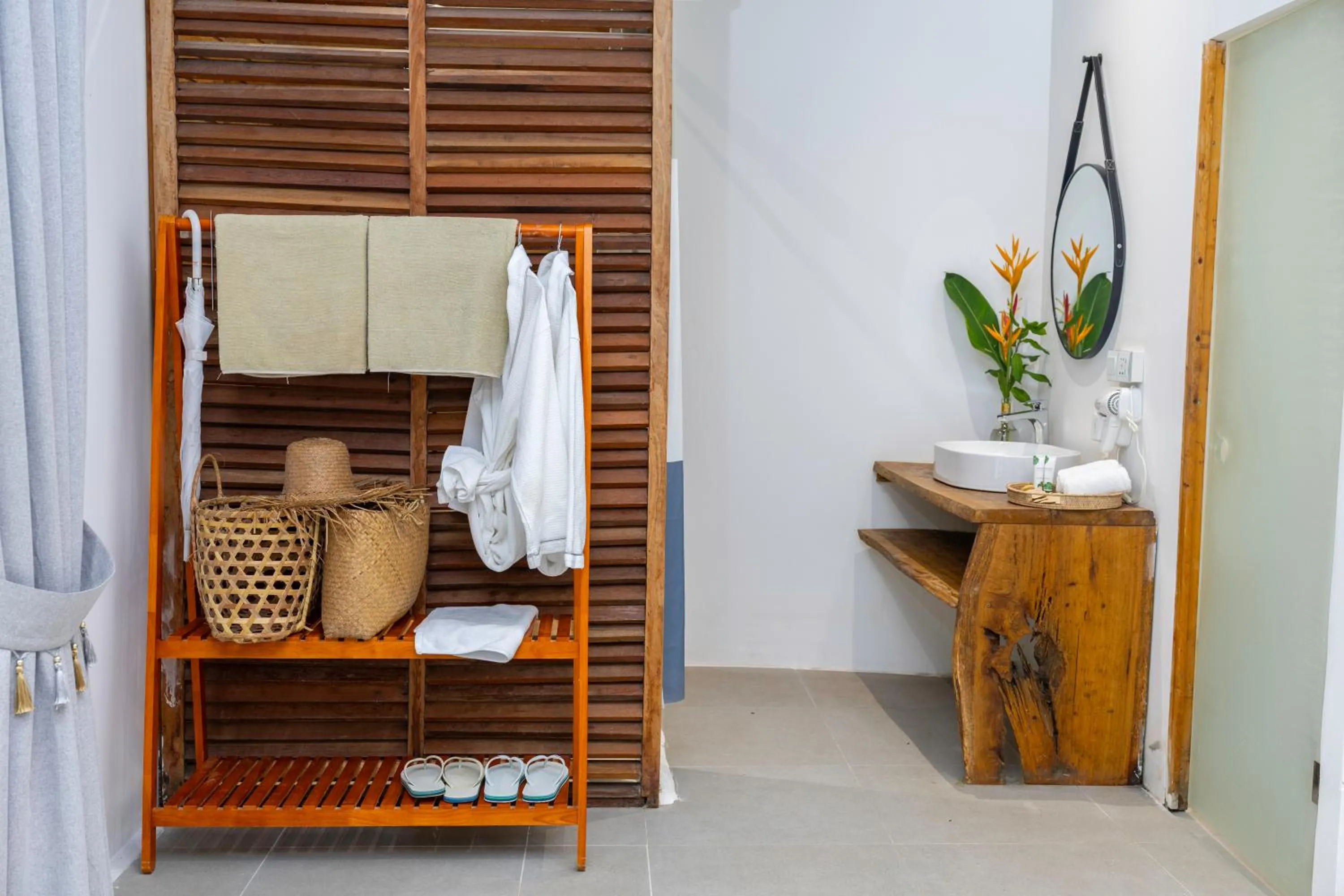 Bathroom in Long Beach Resort Koh Rong