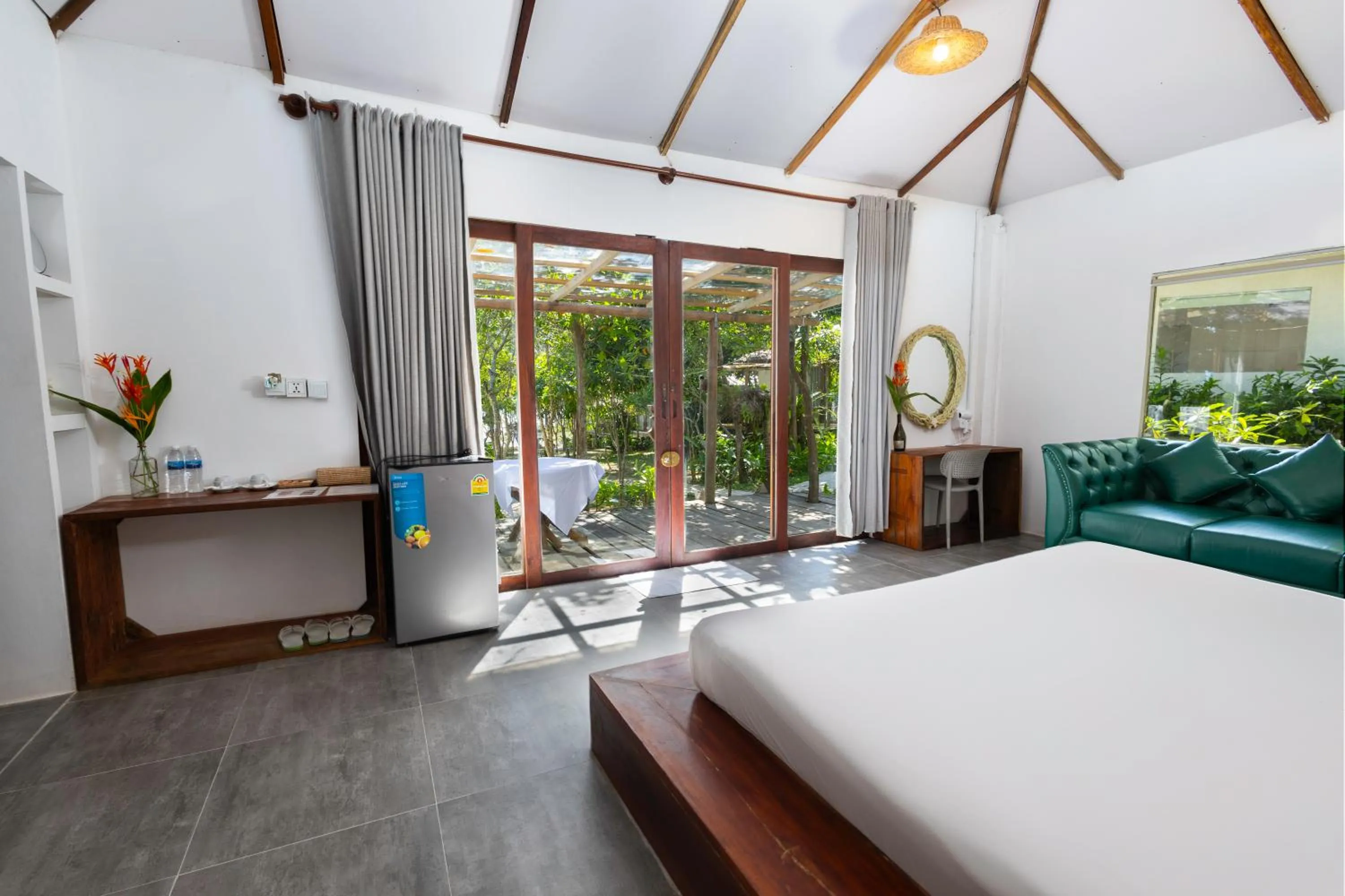 Bed in Long Beach Resort Koh Rong