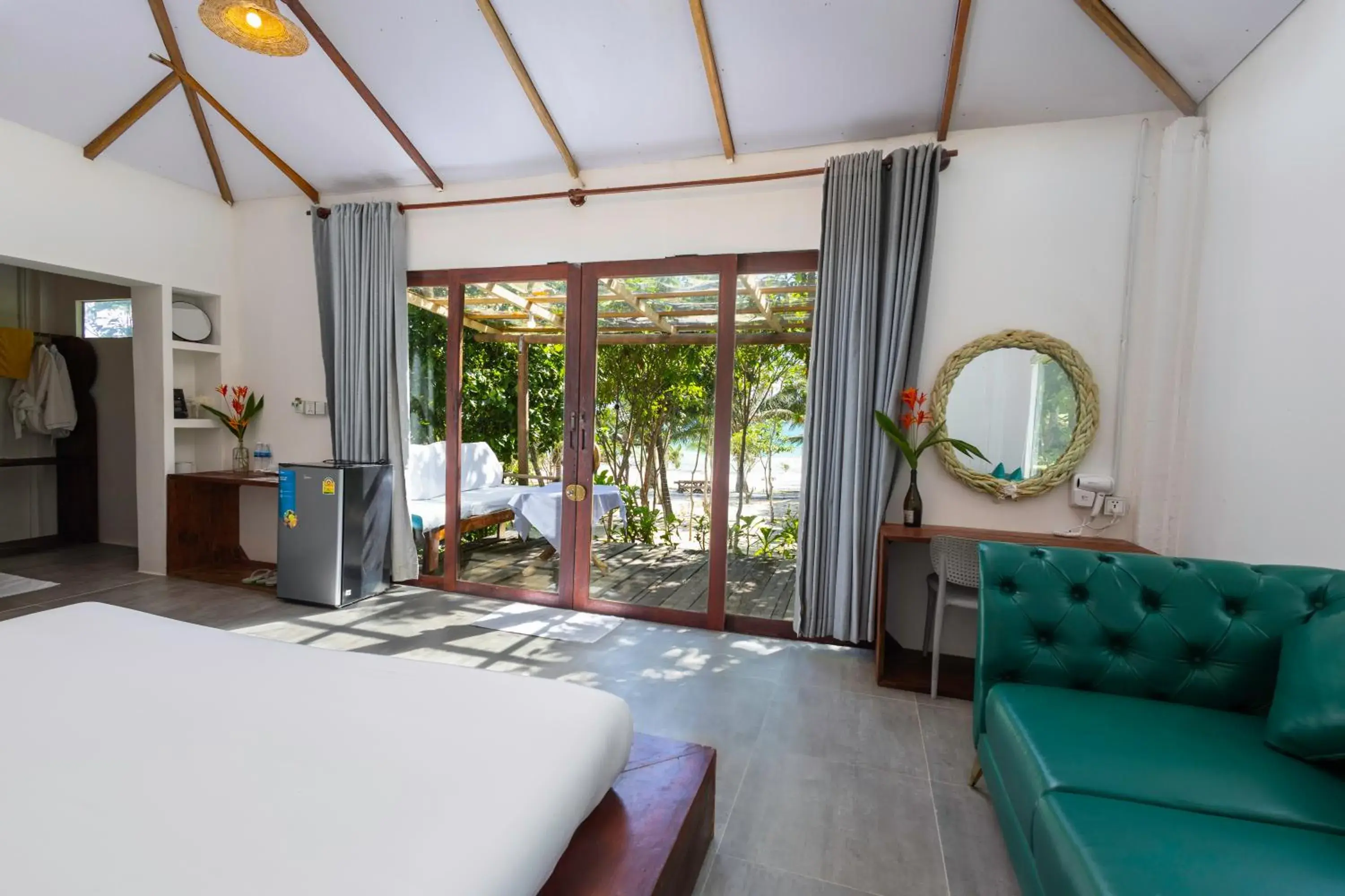 View (from property/room), Bed in Long Beach Resort Koh Rong View (from property/room), Bed in Long Beach Resort Koh Rong