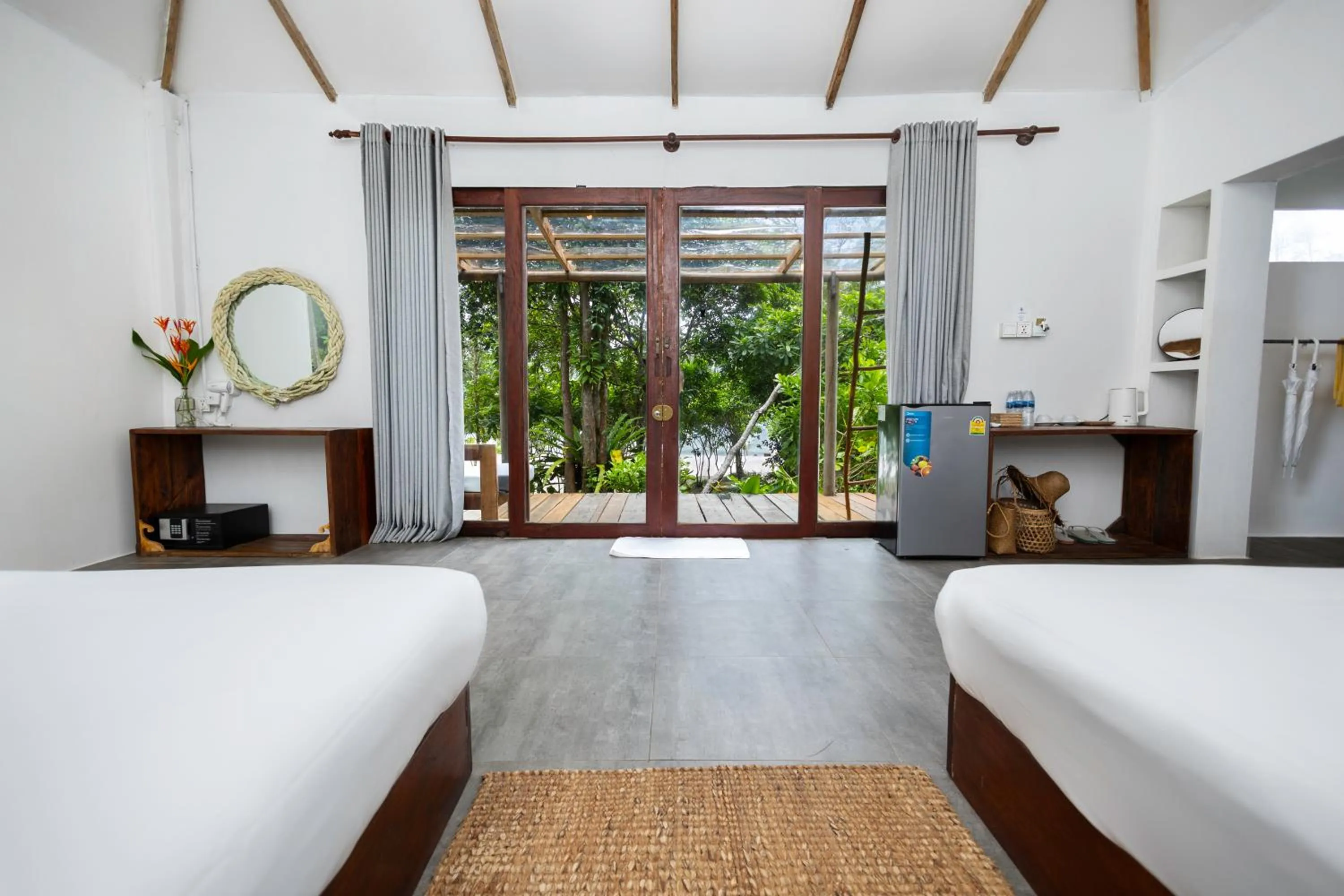 Bed in Long Beach Resort Koh Rong