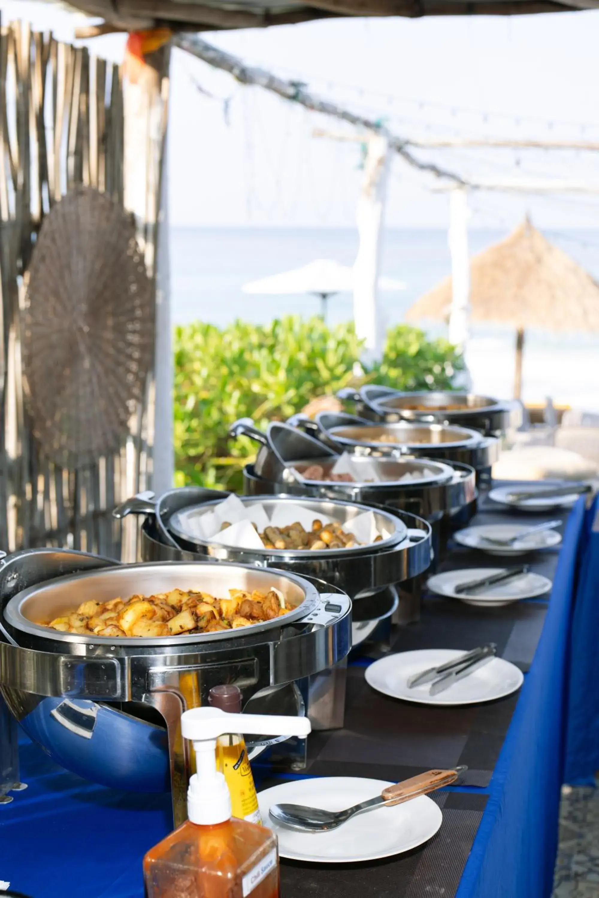 Restaurant/places to eat in Long Beach Resort Koh Rong Restaurant/places to eat in Long Beach Resort Koh Rong