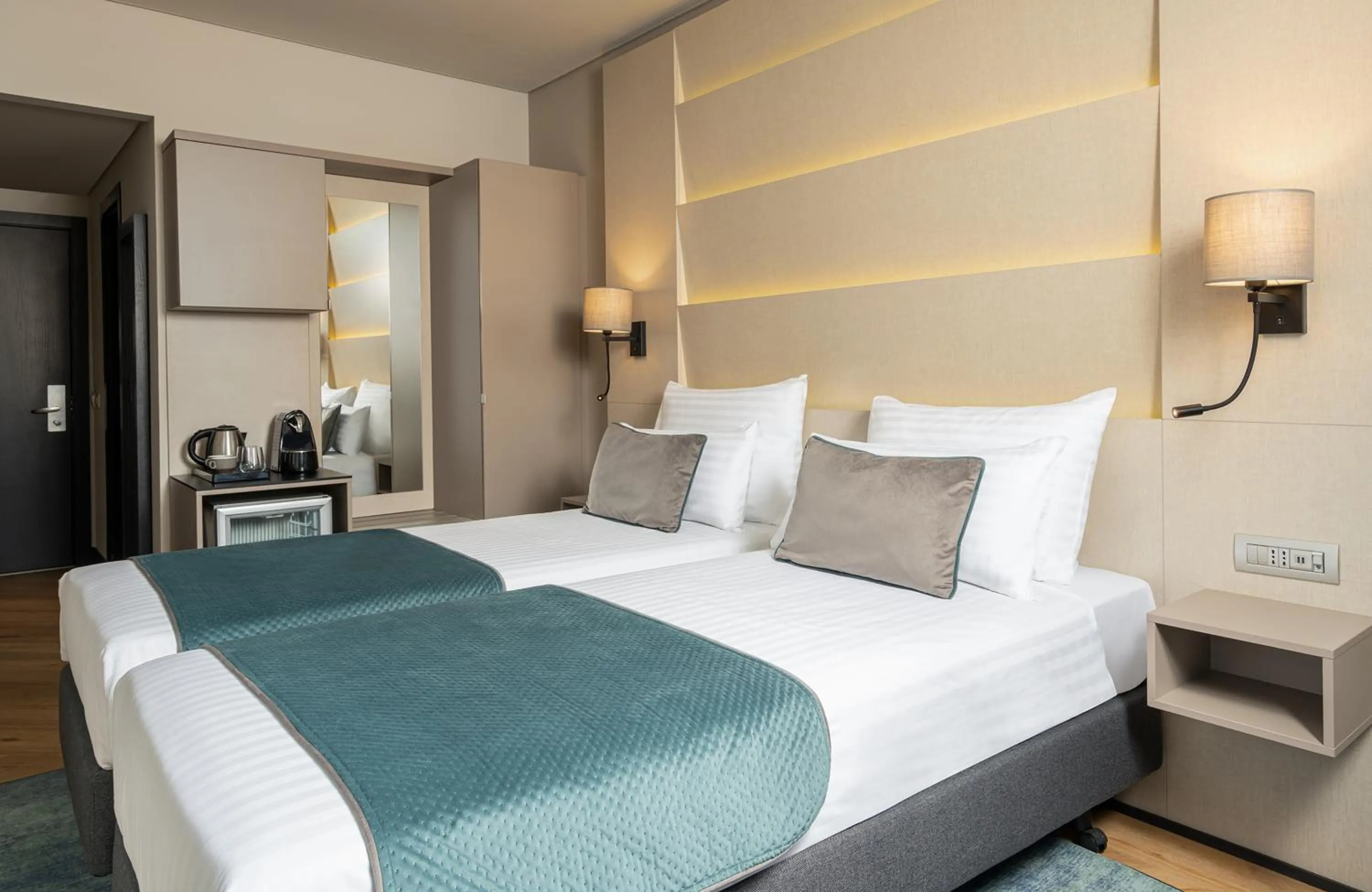 Bed in Leonardo Hotel Bucharest City Center