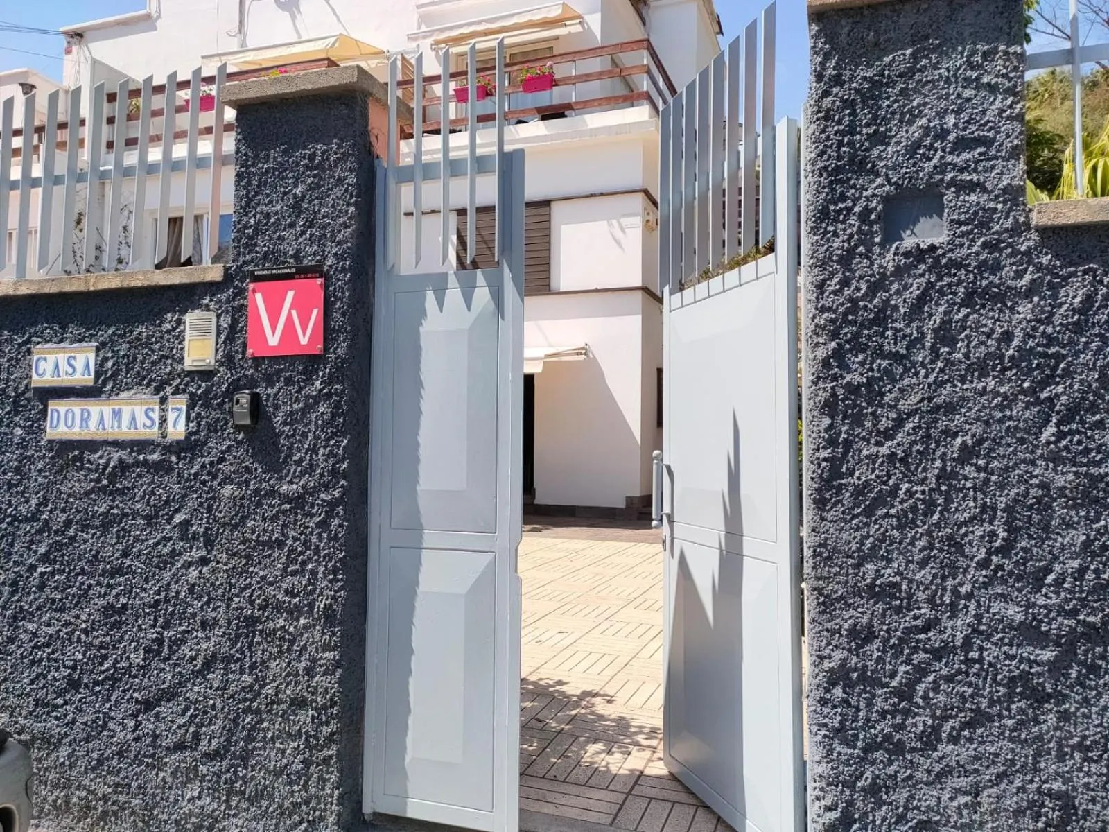 Facade/entrance in Casa Doramas VV