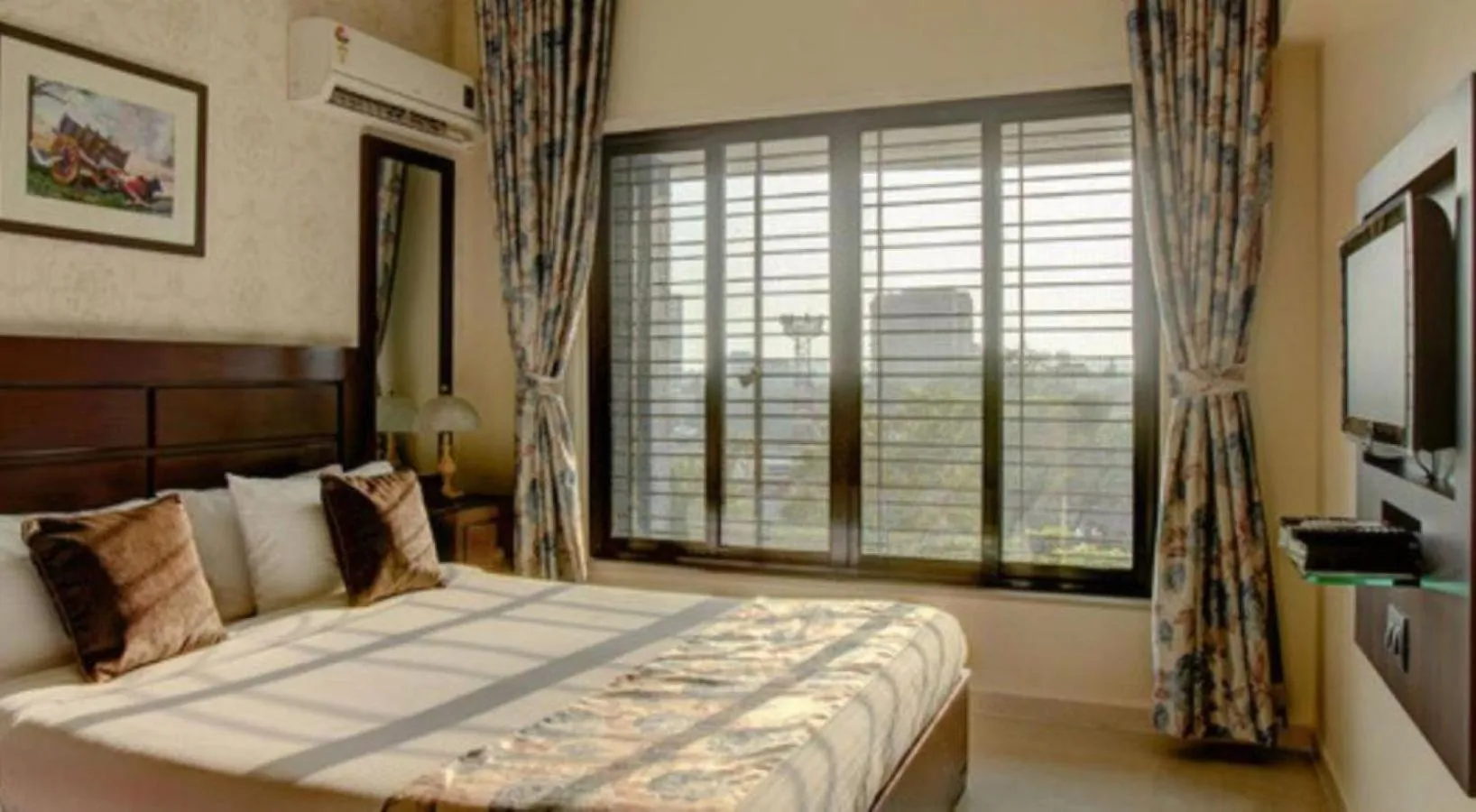 Bedroom, Bed in Lalco Residency