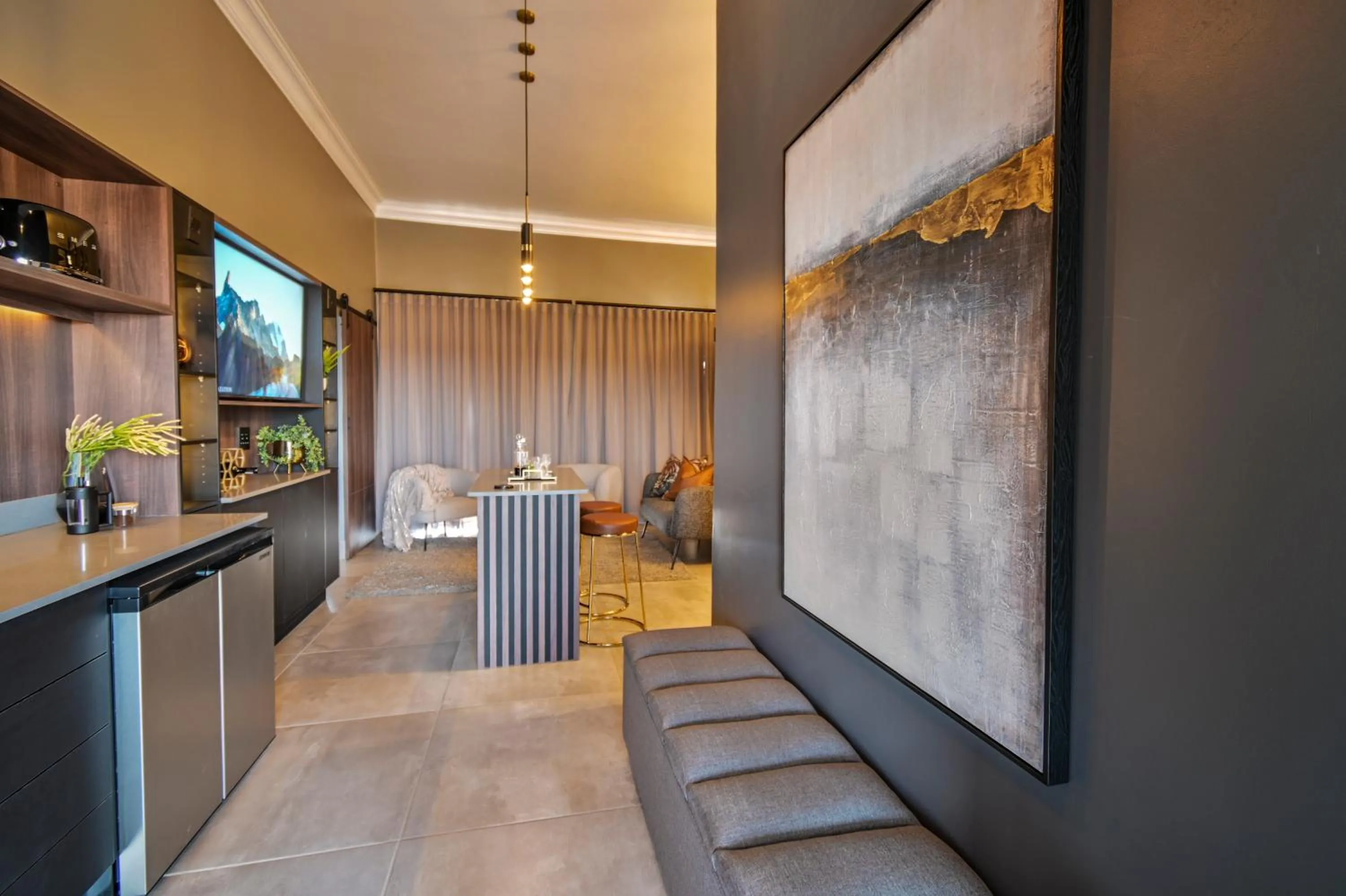 TV and multimedia in Summer PALACE Guesthouse