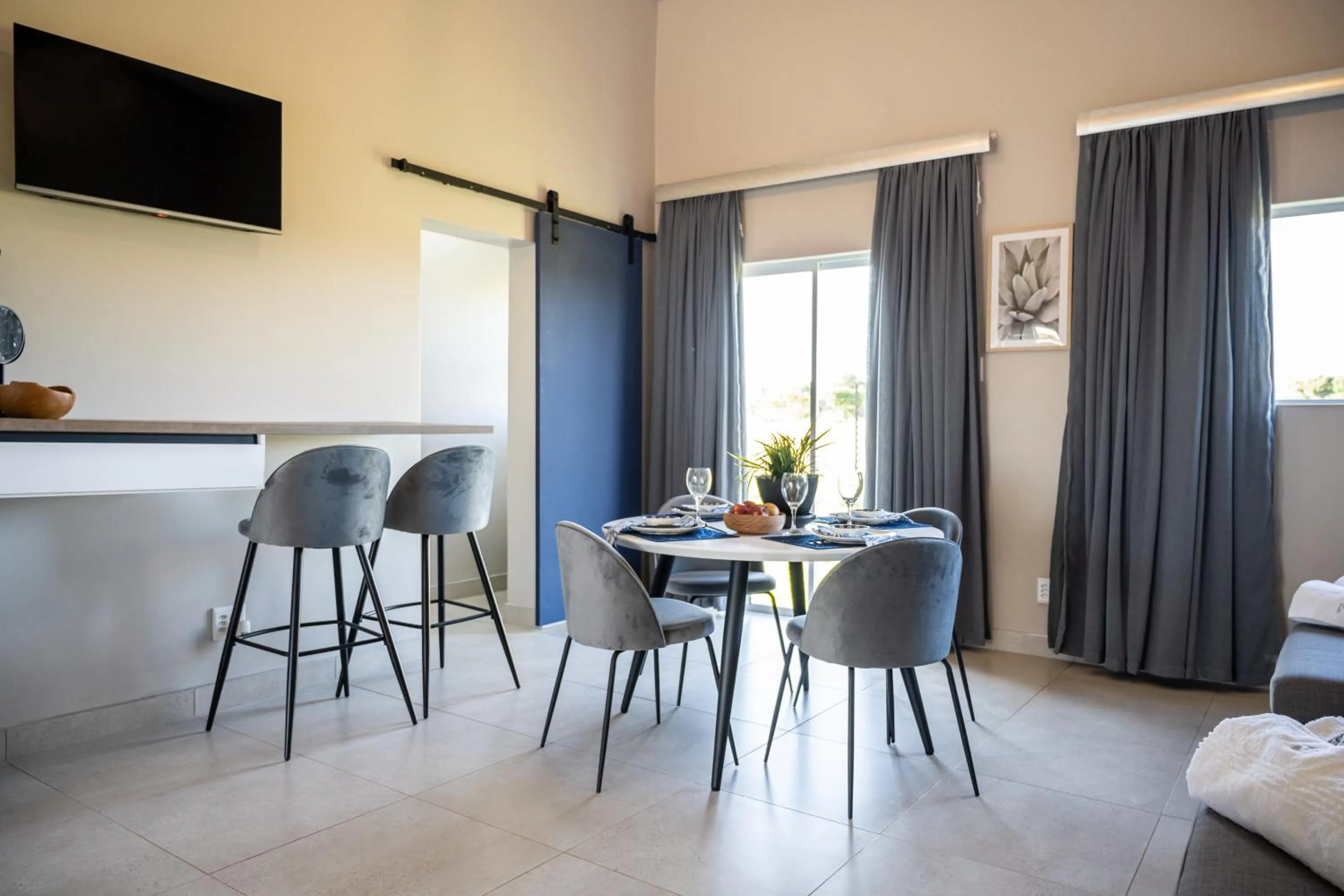 TV and multimedia in Summer PALACE Guesthouse