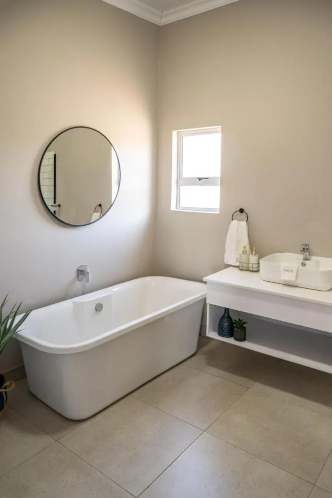 Bathroom in Summer PALACE Guesthouse