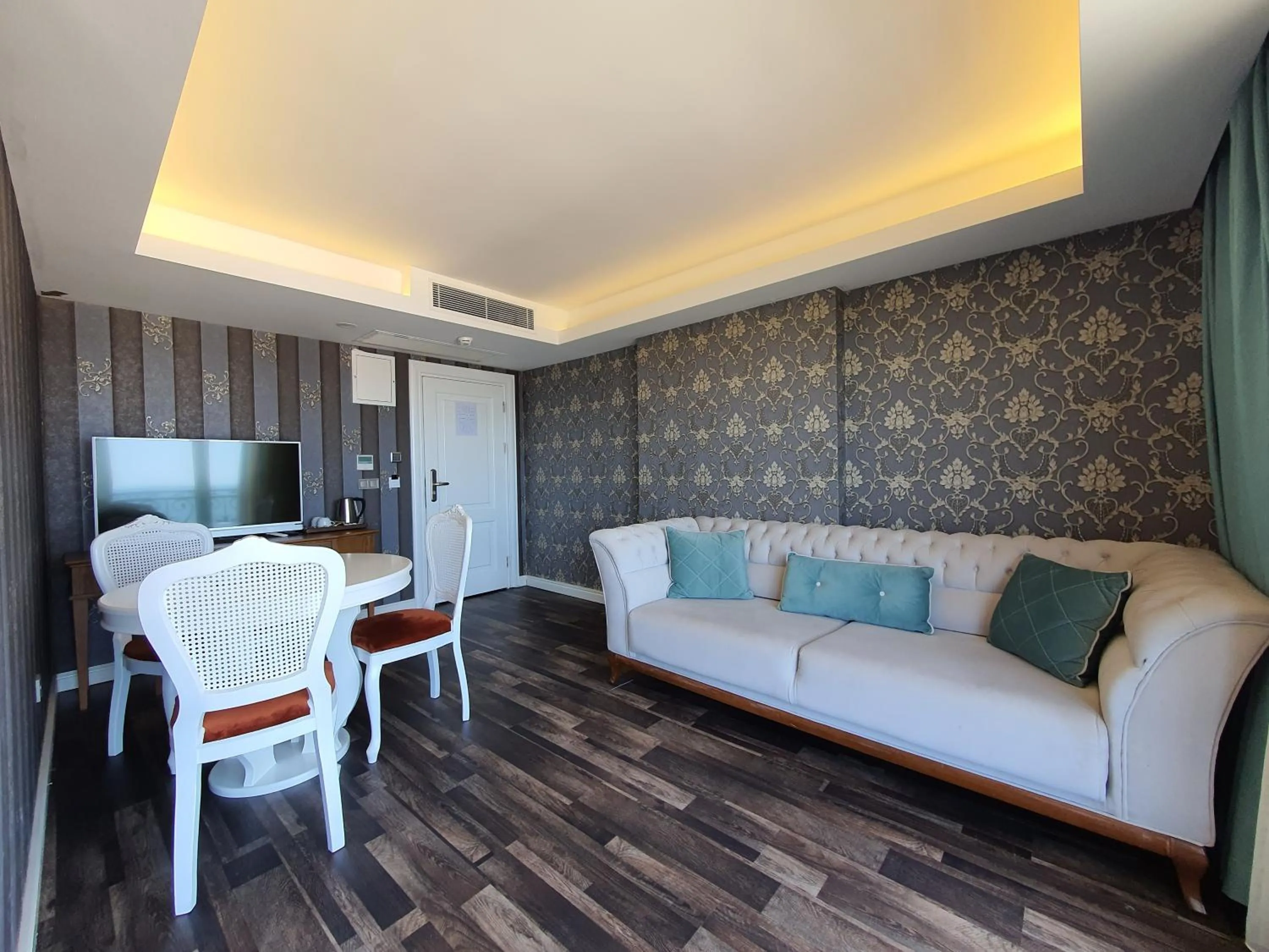 Photo of the whole room in Aktug Elegance Hotel