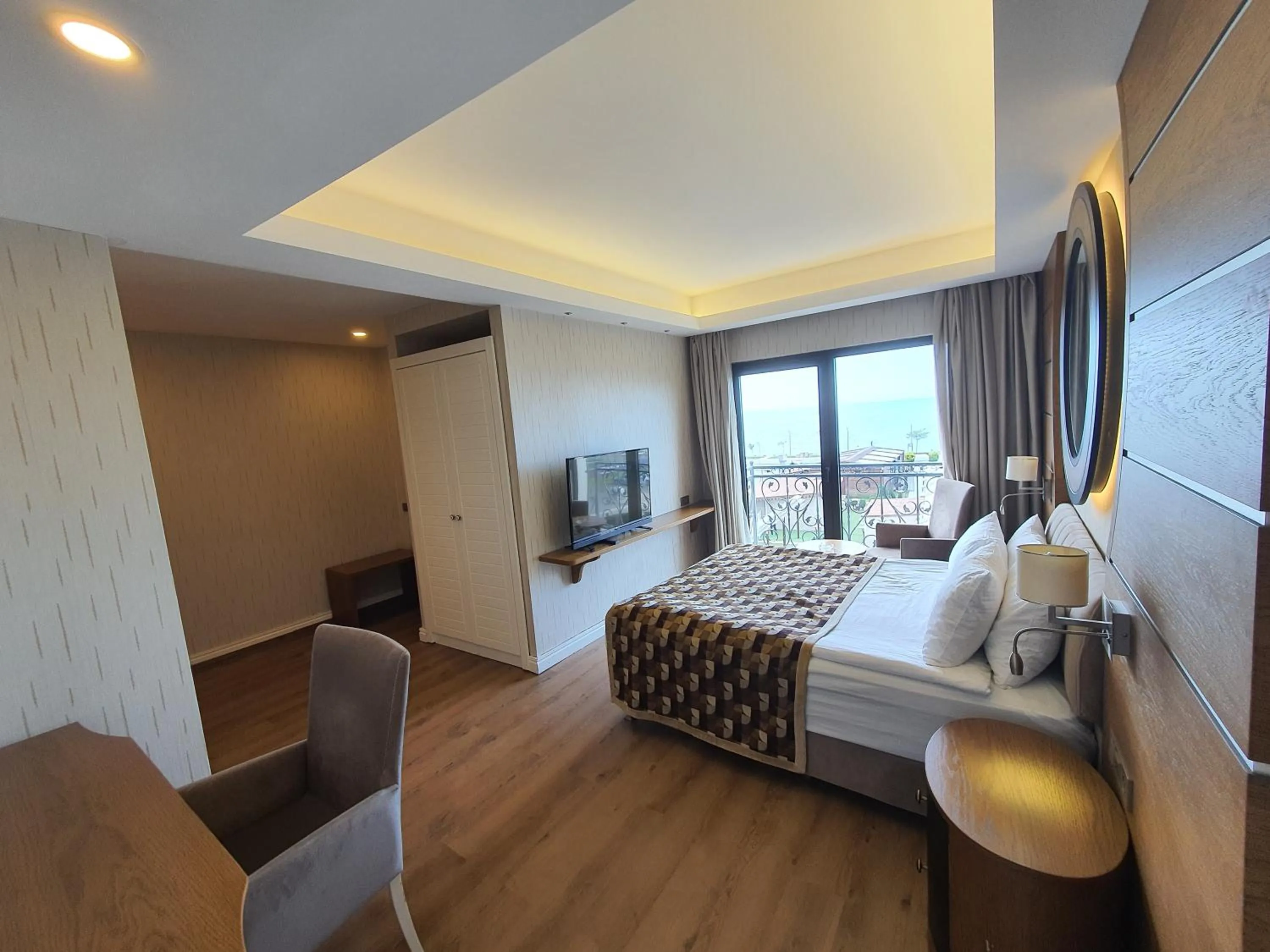 Photo of the whole room, Bed in Aktug Elegance Hotel