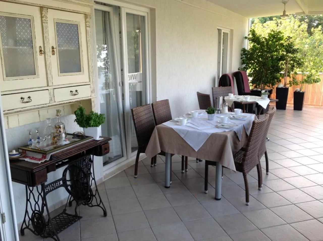 Dining area in Vila Mozara