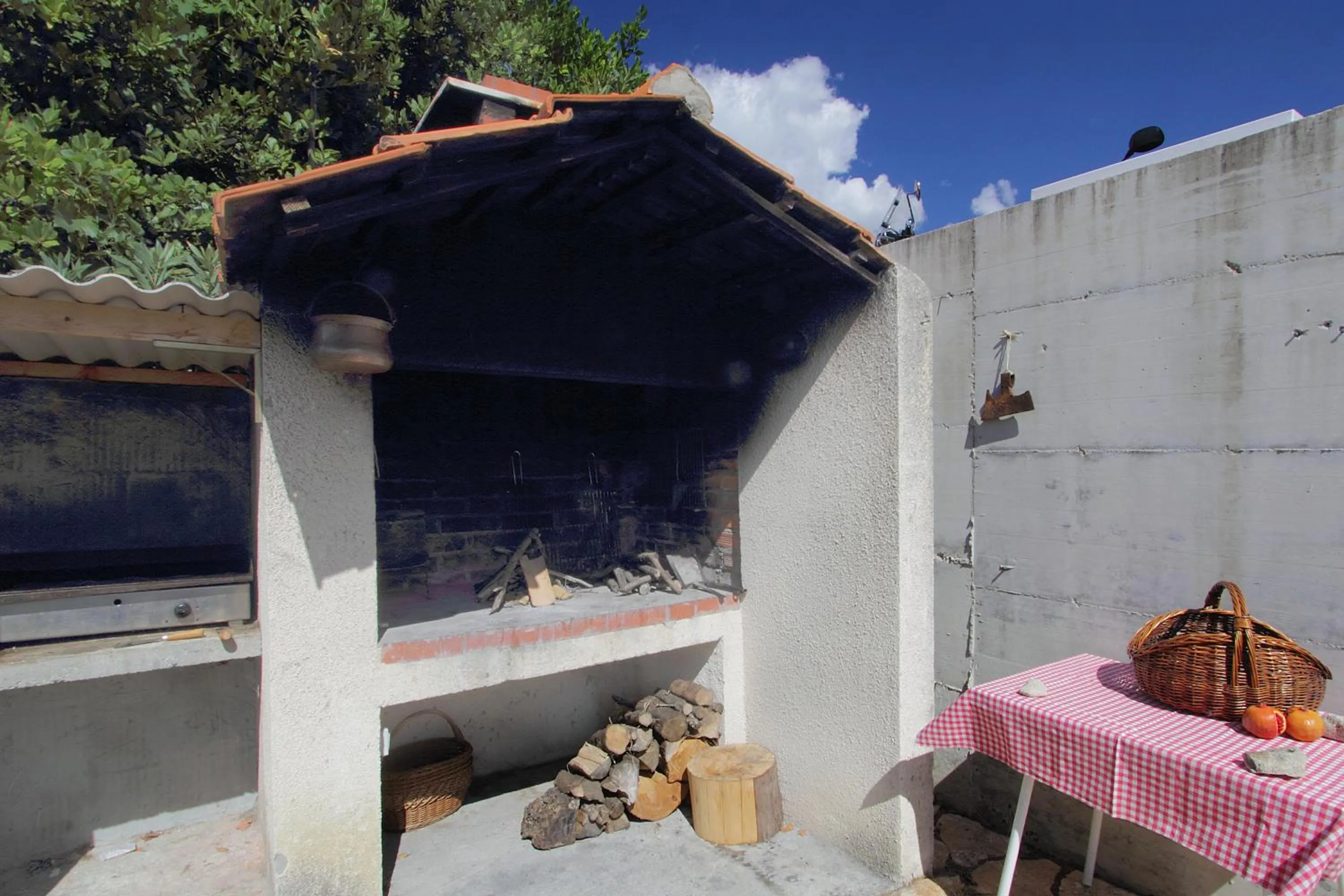 BBQ facilities in Vila Mozara