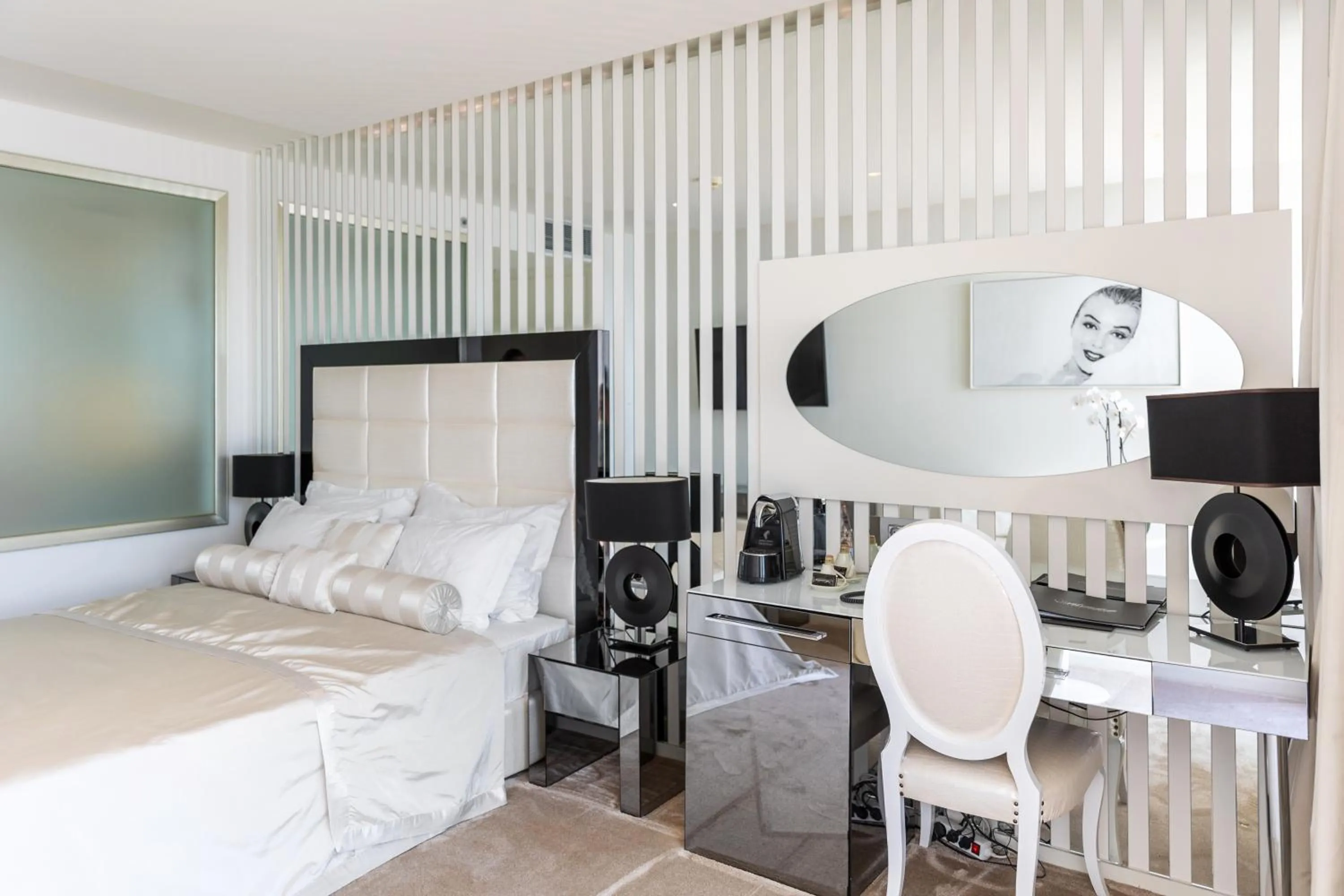 Bed in Luxury Hotel Amabilis