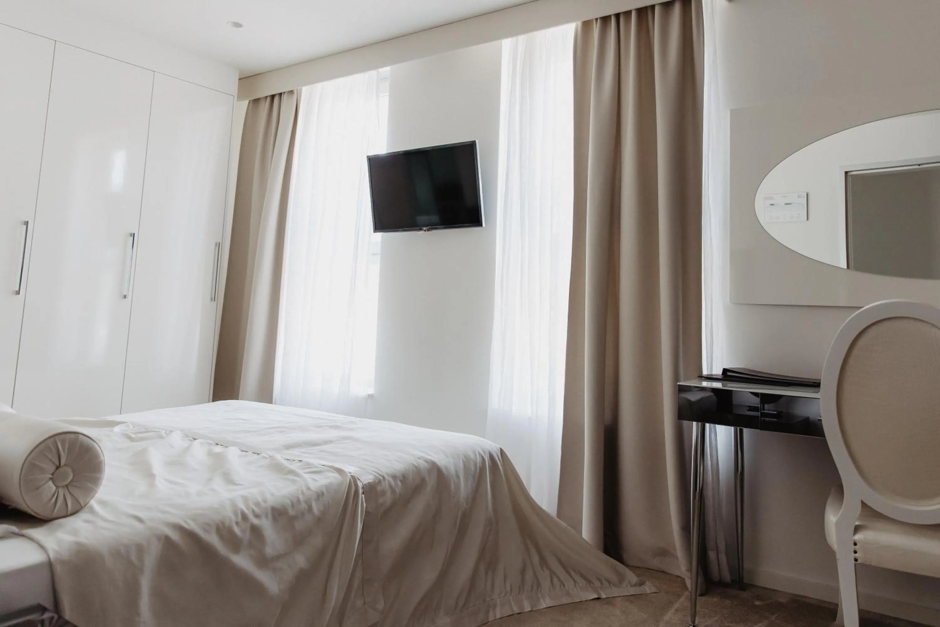 Bed in Luxury Hotel Amabilis