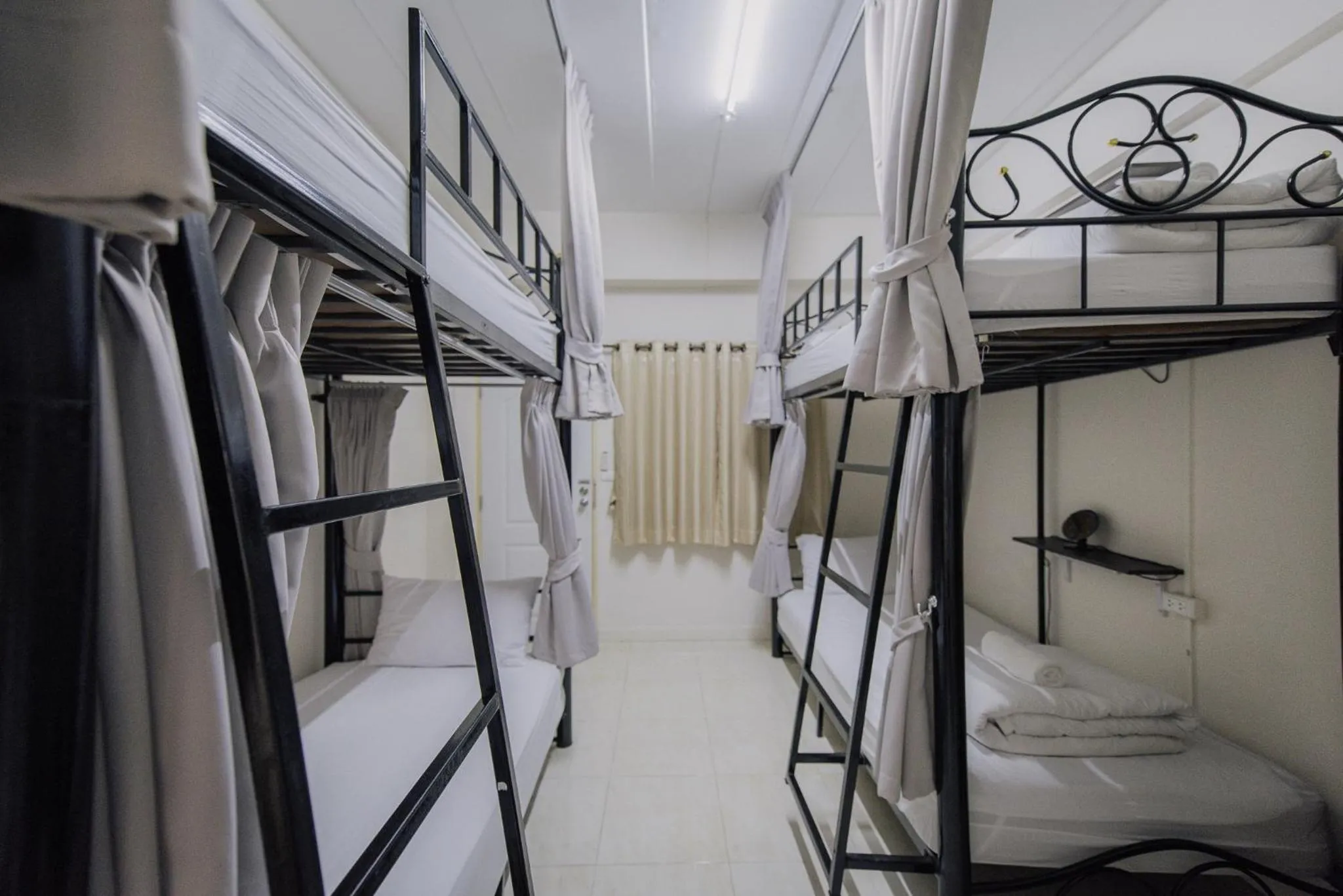 bunk bed, Bed in Varada Place