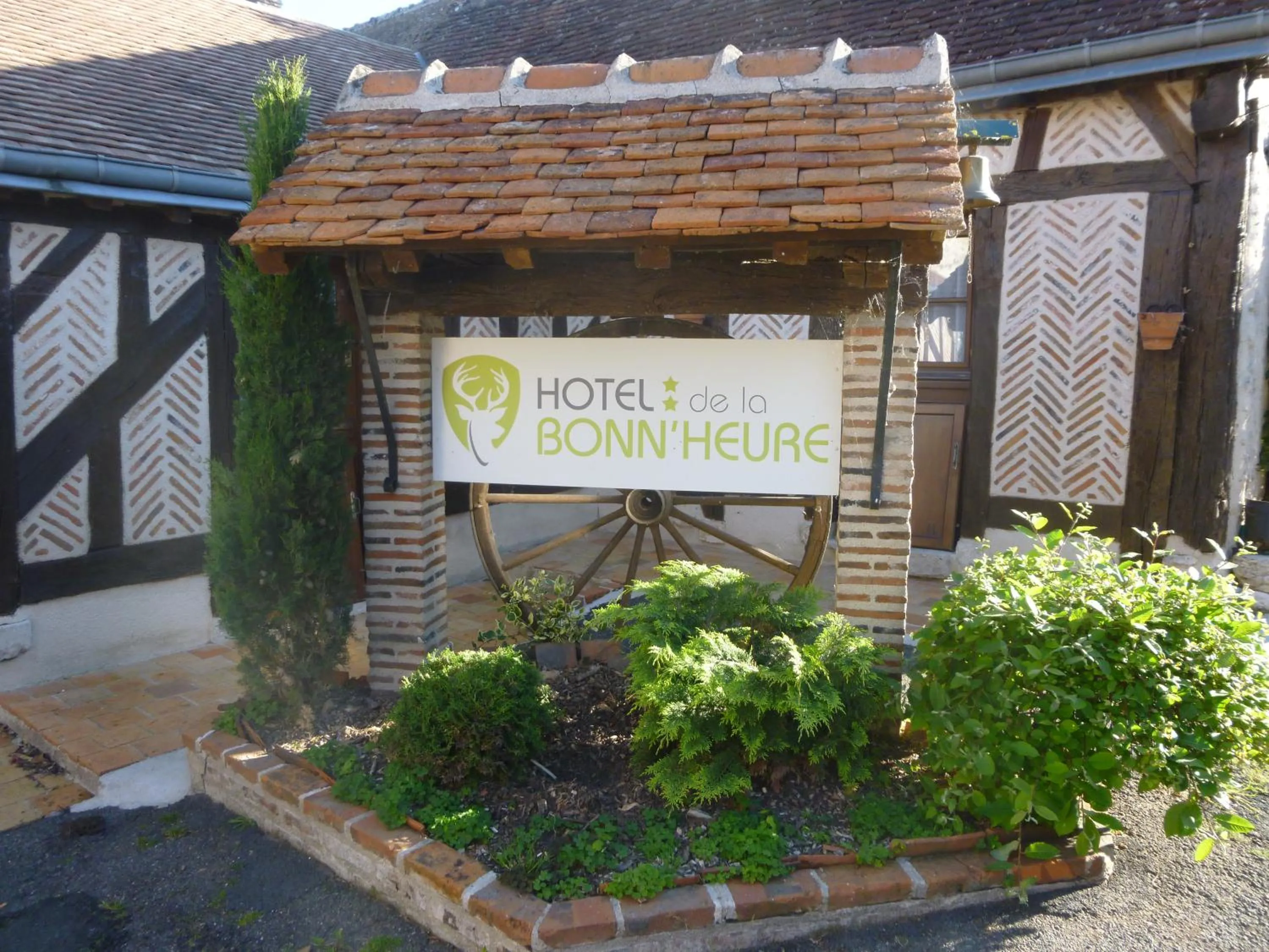 Facade/entrance in Hotel de la Bonnheure