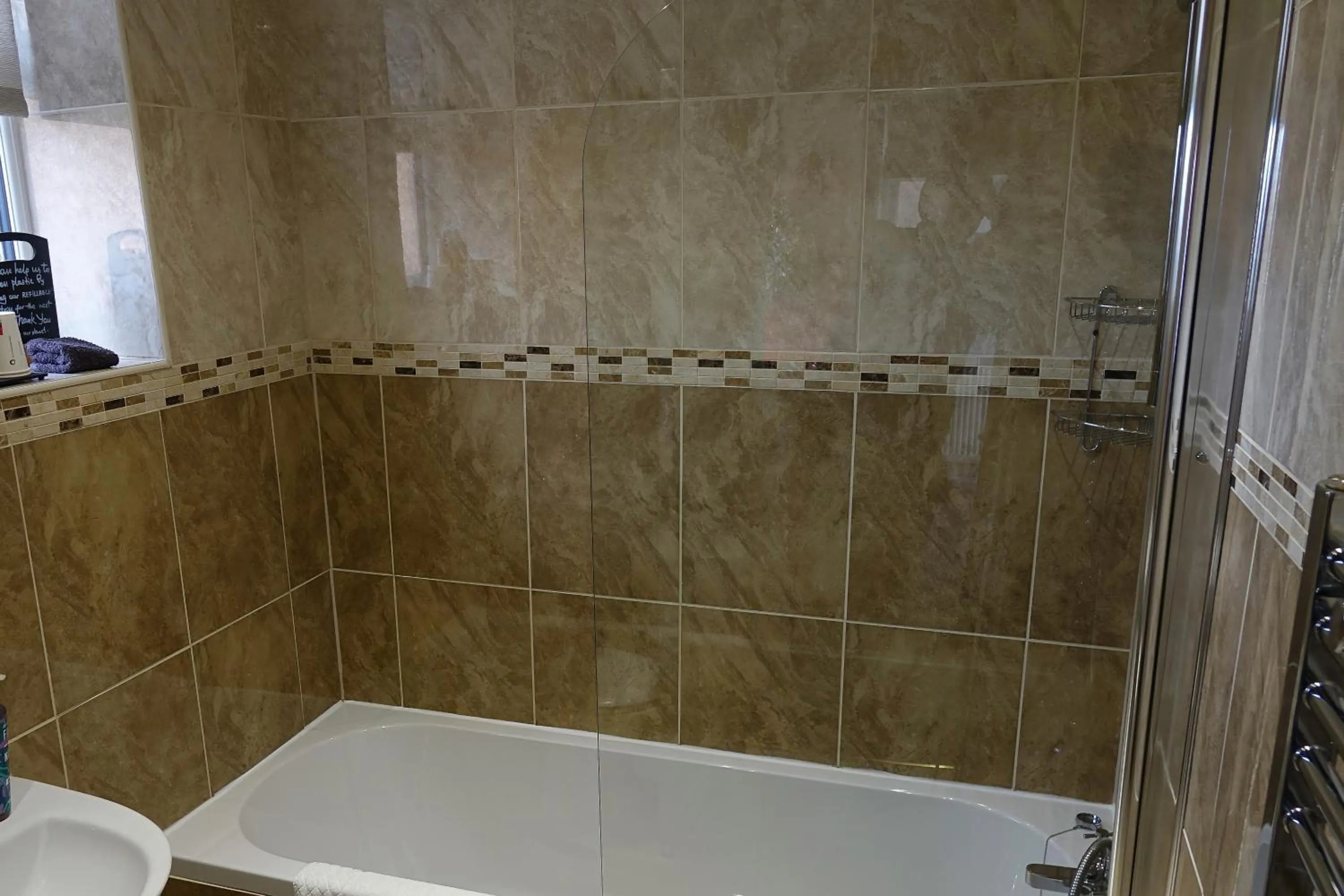 Shower in Home Farm & Lodge