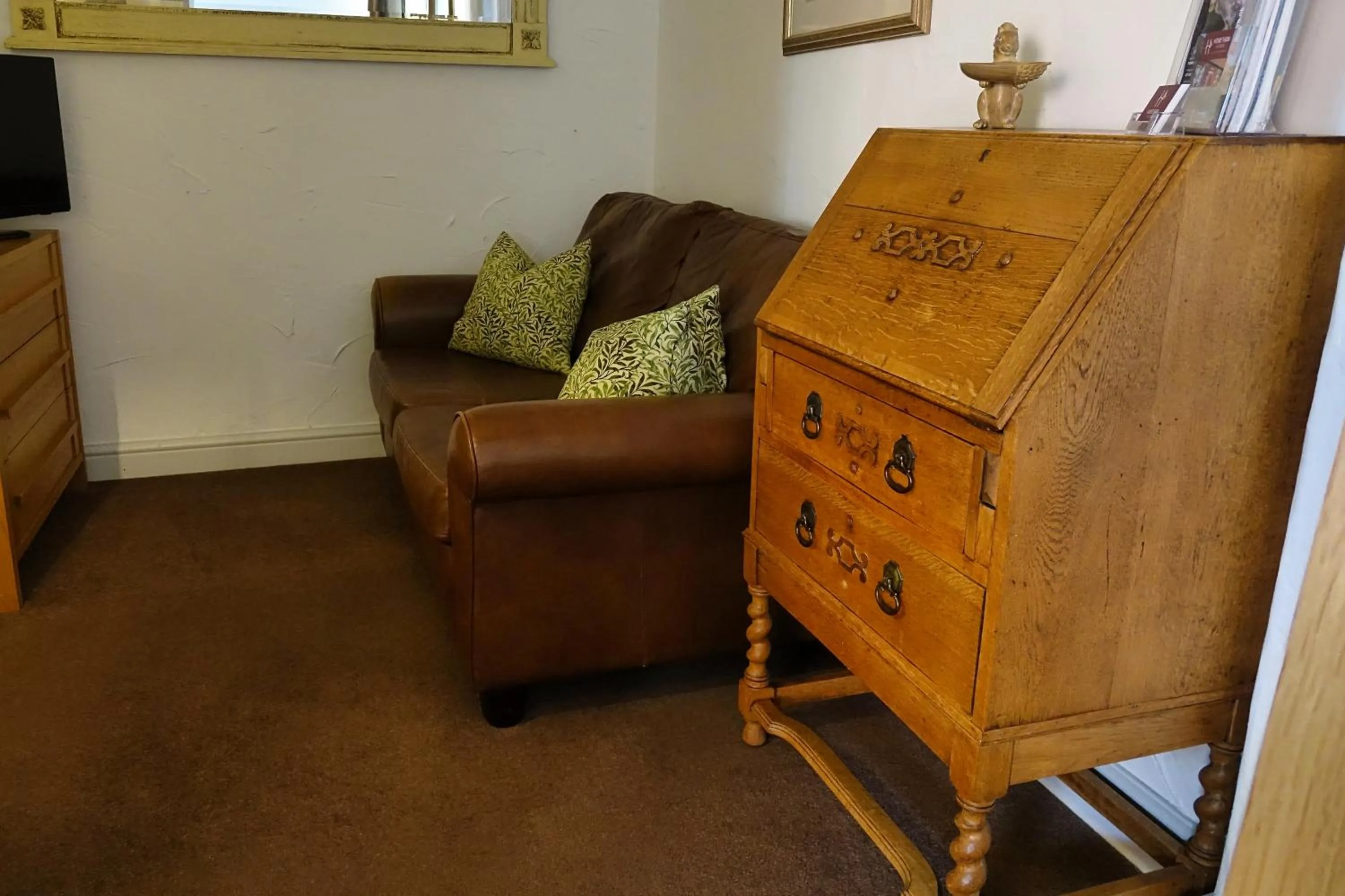 Seating area in Home Farm & Lodge