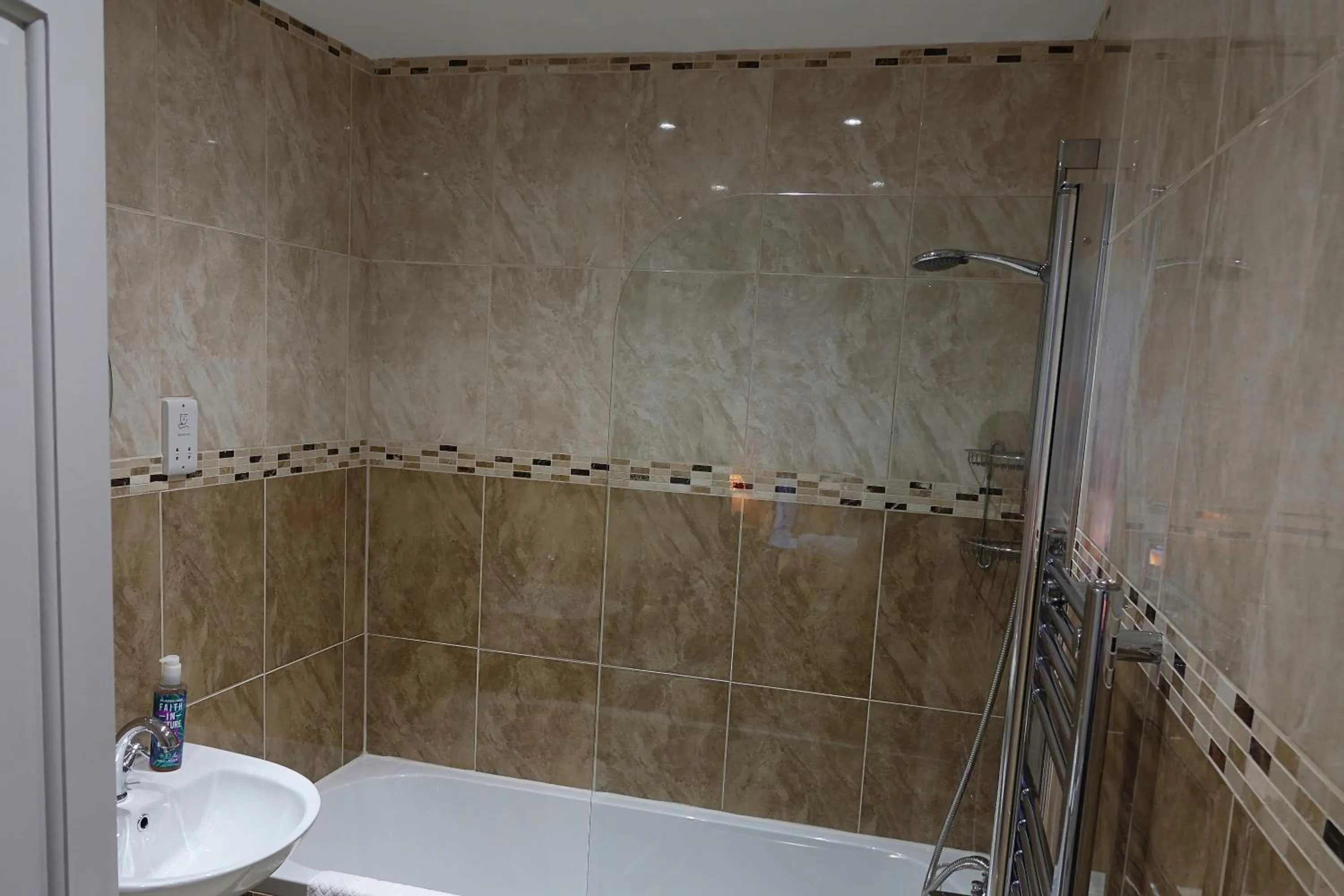 Shower in Home Farm & Lodge