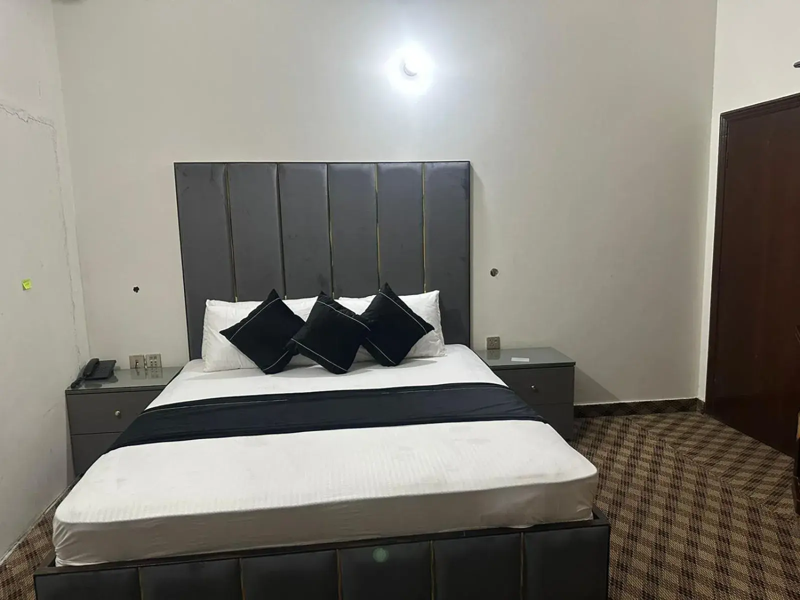 Budget Double Room in Green Land Hotel Lahore Budget Double Room in Green Land Hotel Lahore