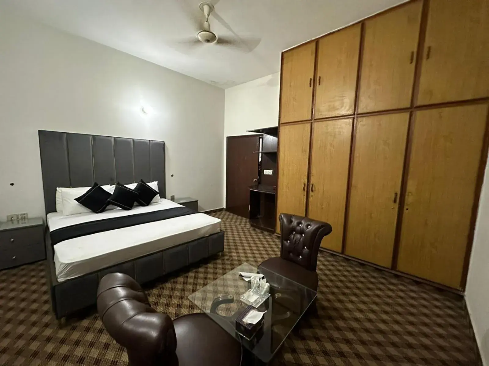 Budget Double Room in Green Land Hotel Lahore Budget Double Room in Green Land Hotel Lahore