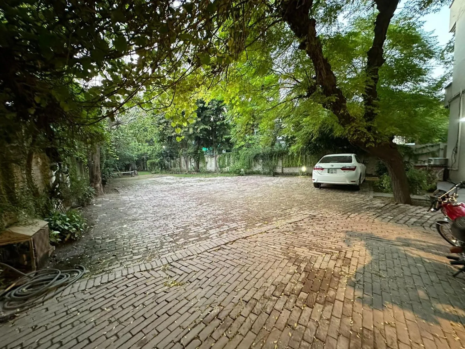 Parking in Green Land Hotel Lahore