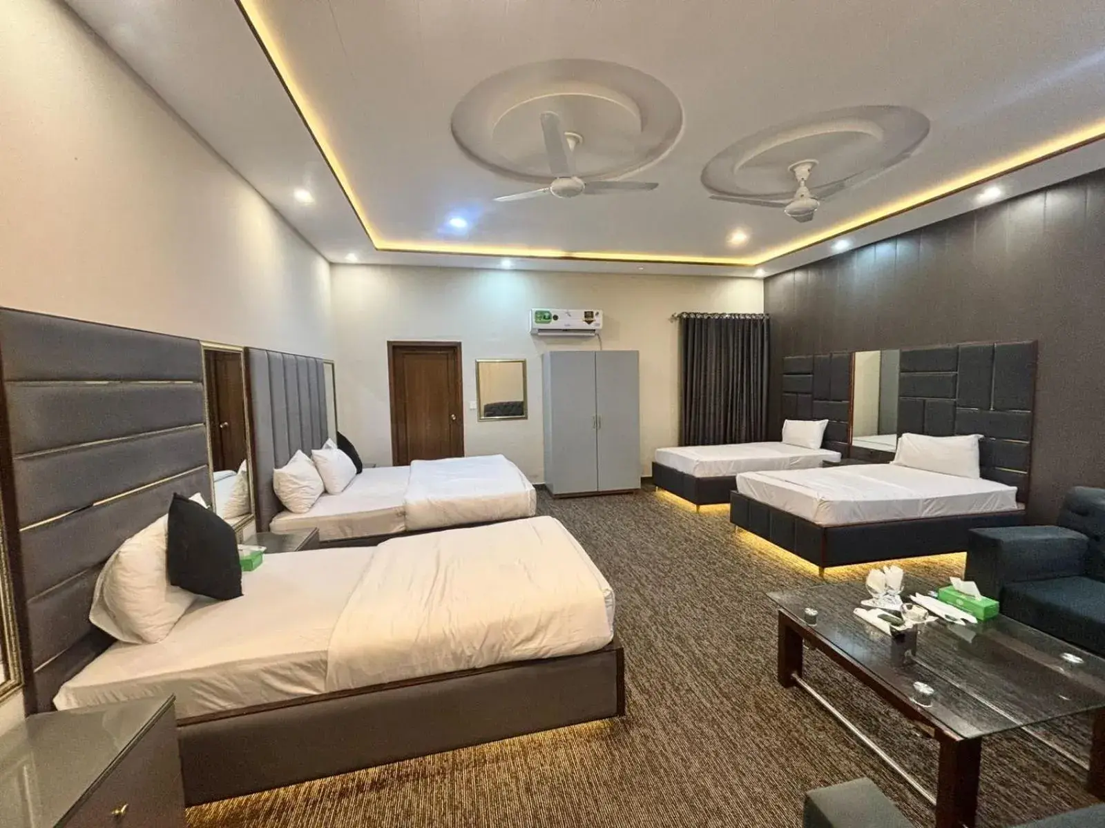 Comfort Quadruple Room in Green Land Hotel Lahore Comfort Quadruple Room in Green Land Hotel Lahore
