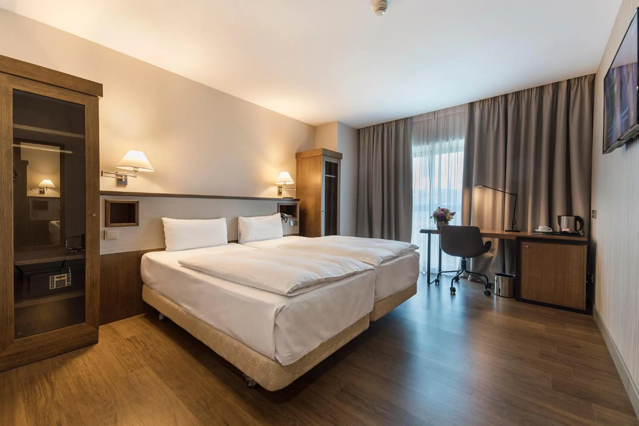 Bed in Hotel CH Bucharest