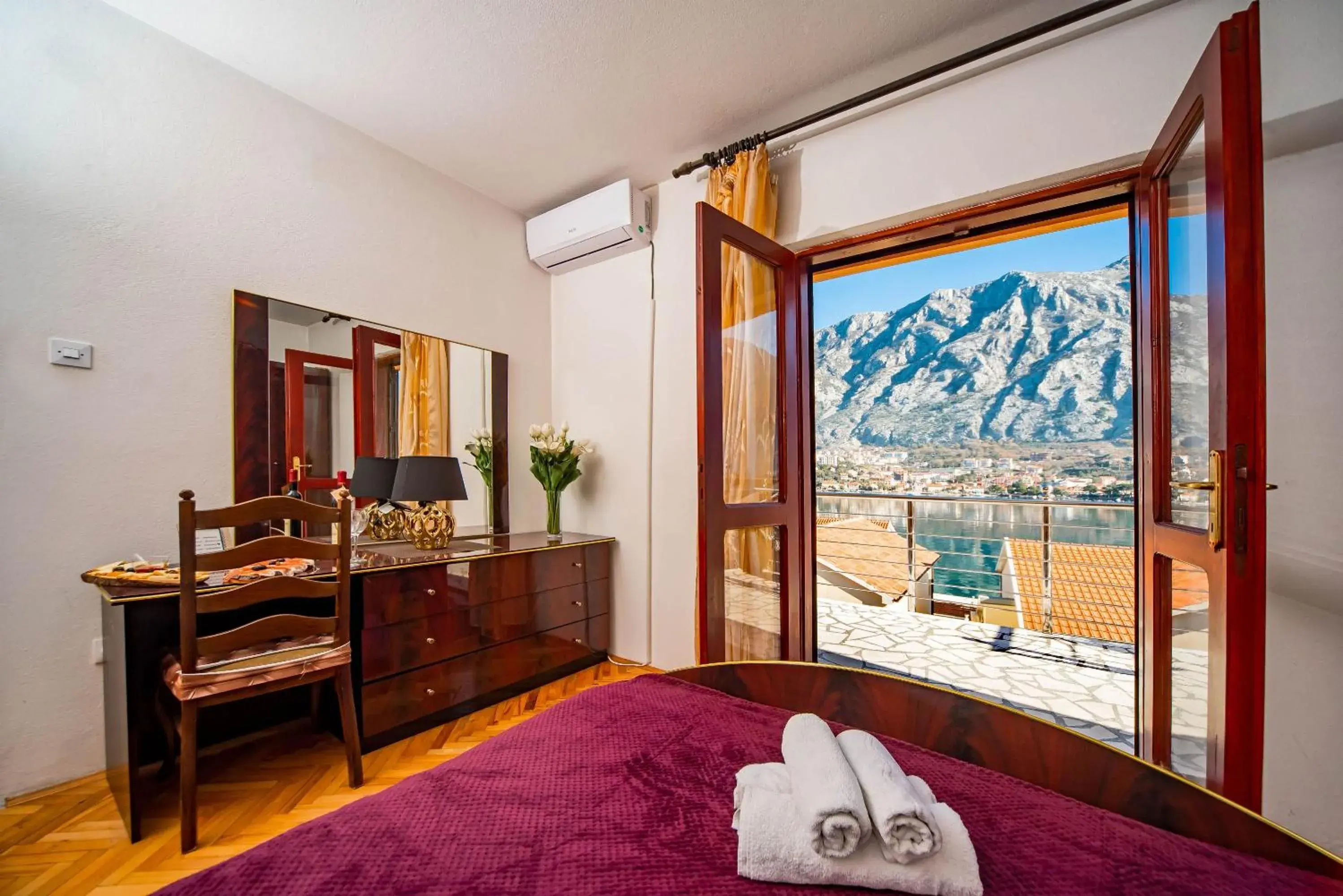 Double Room with Shared Bathroom in Apartments Marković Double Room with Shared Bathroom in Apartments Marković