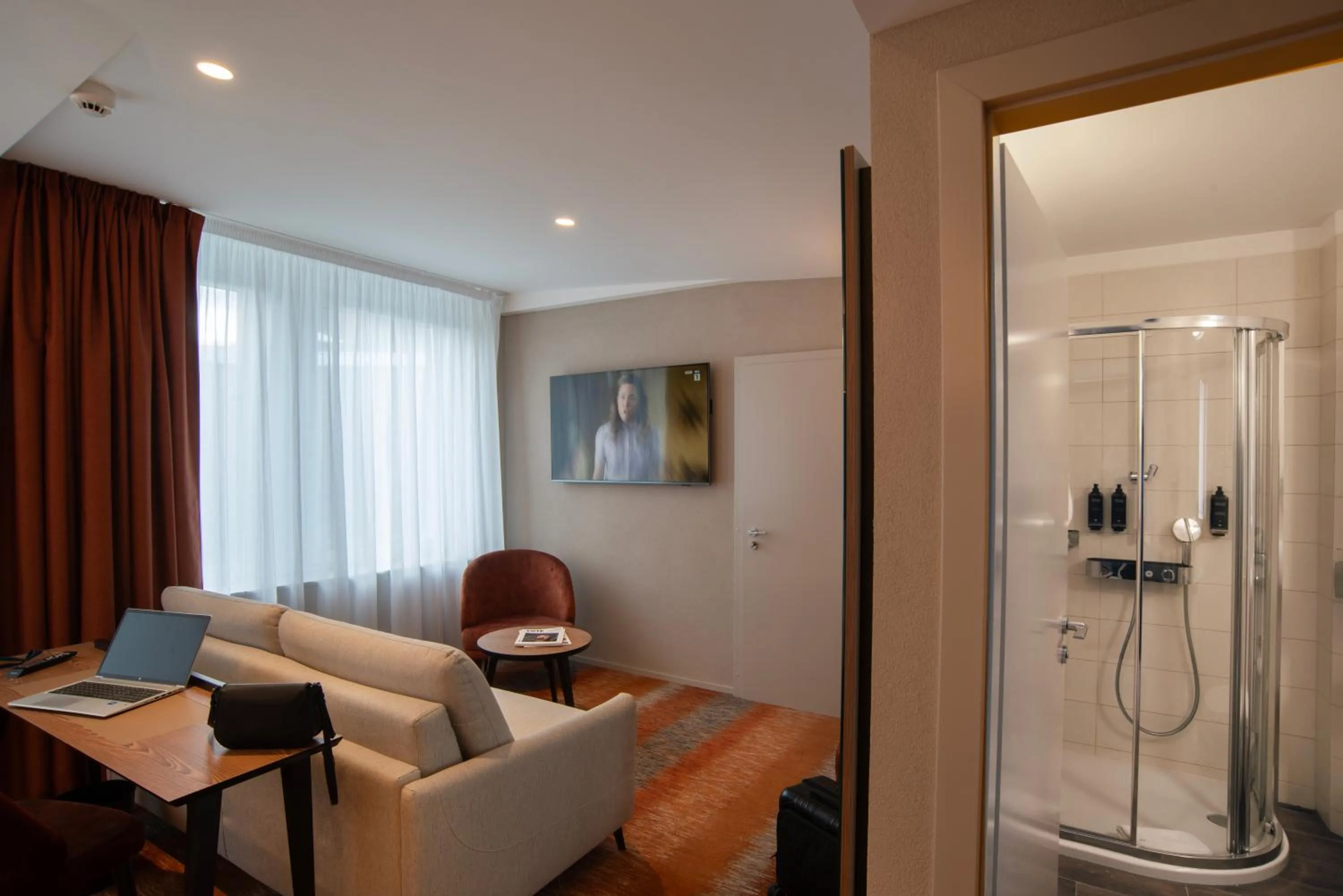 Shower in Mercure Fribourg Centre Remparts