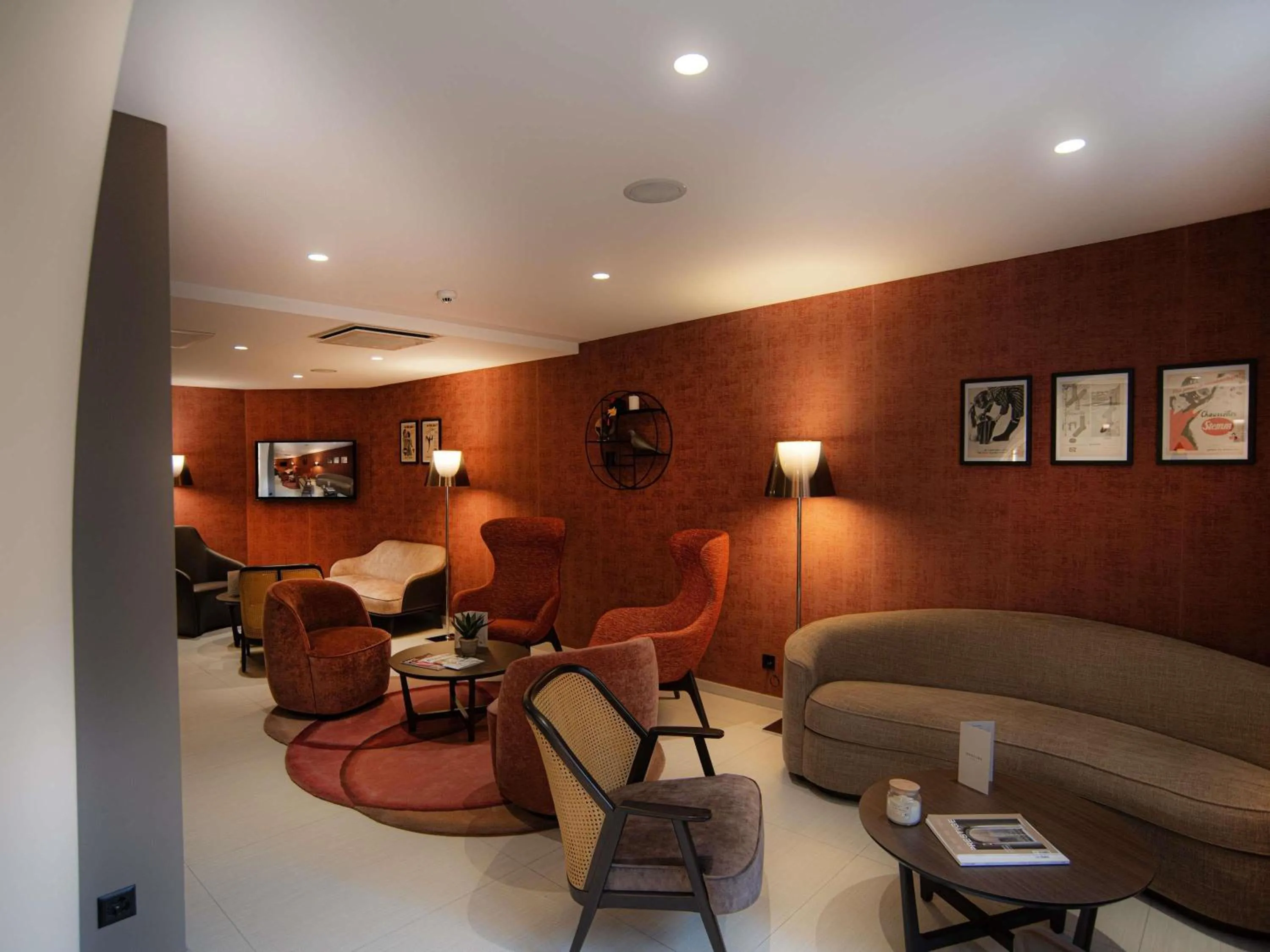 Lounge or bar in Mercure Fribourg Centre Remparts