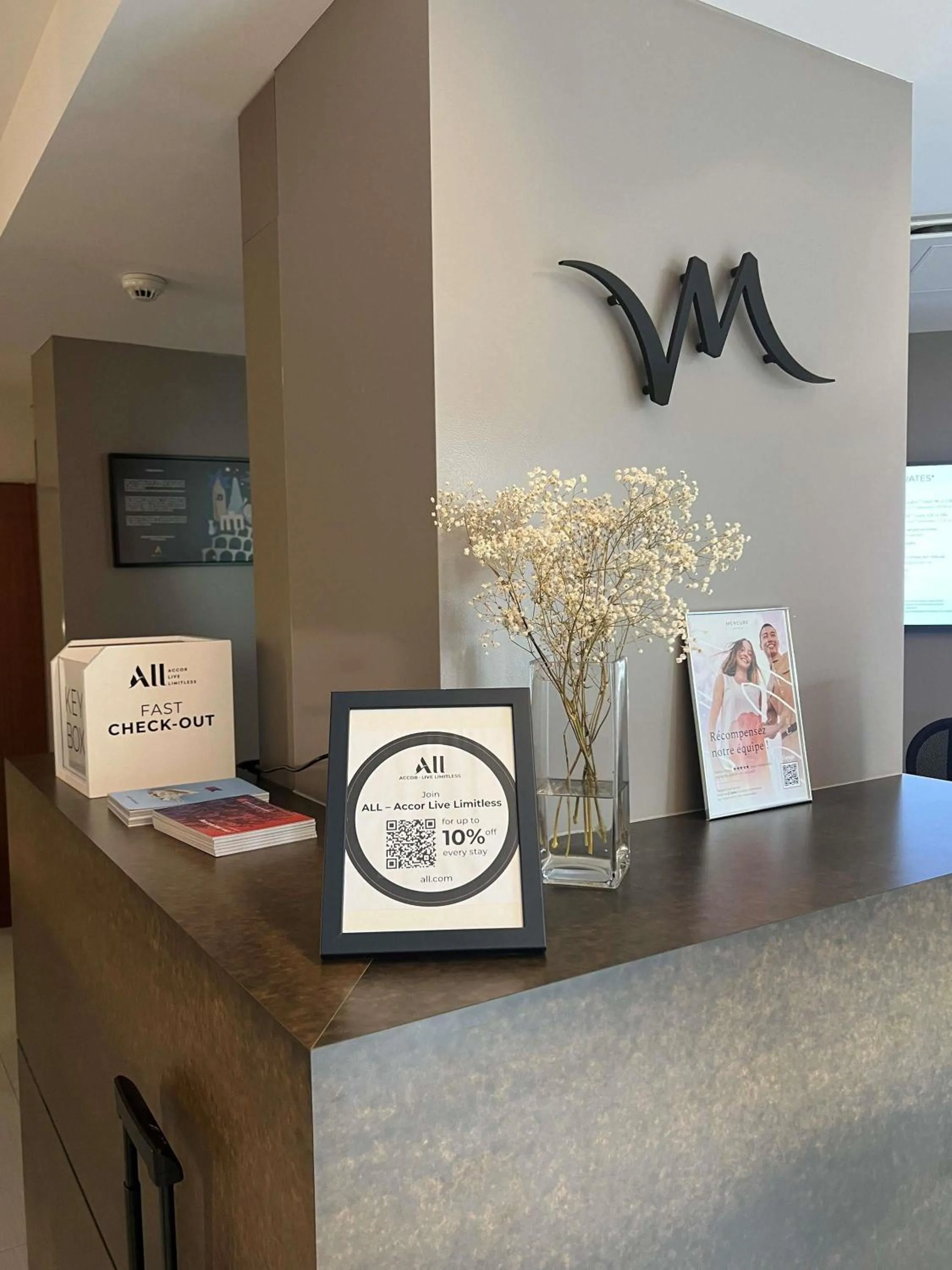 Lounge or bar in Mercure Fribourg Centre Remparts