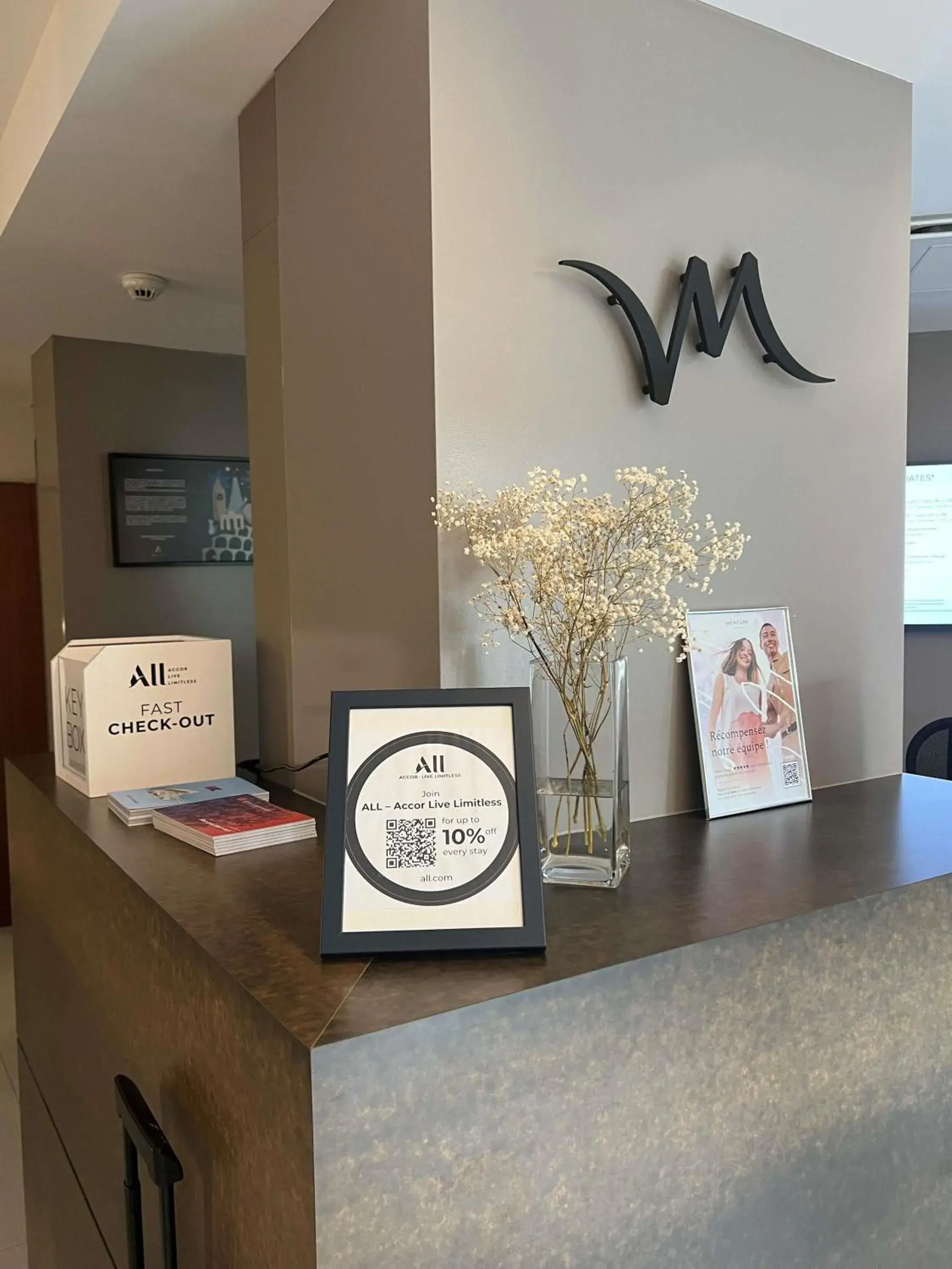 Lounge or bar in Mercure Fribourg Centre Remparts Lounge or bar in Mercure Fribourg Centre Remparts