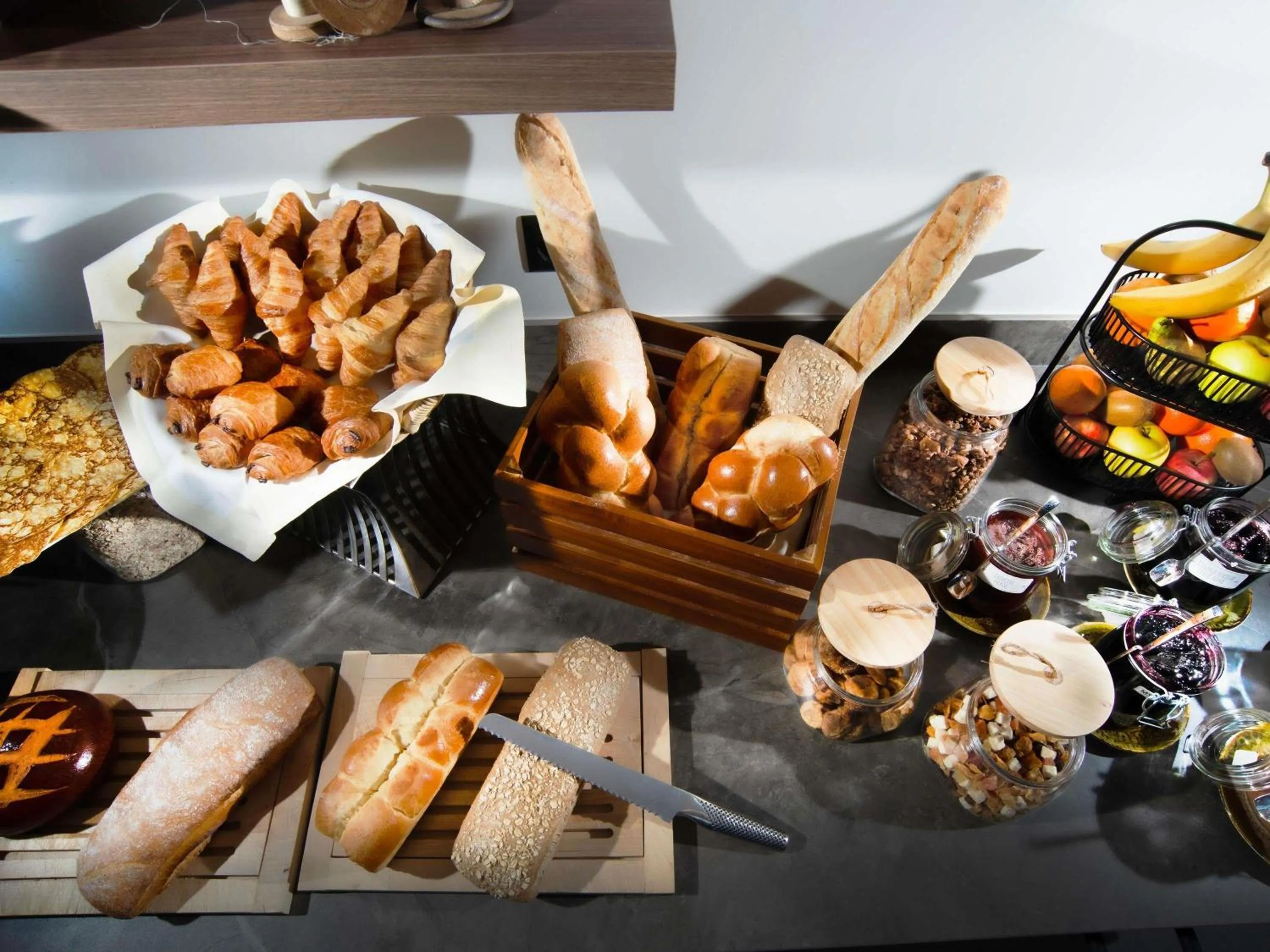 Breakfast in Mercure Fribourg Centre Remparts