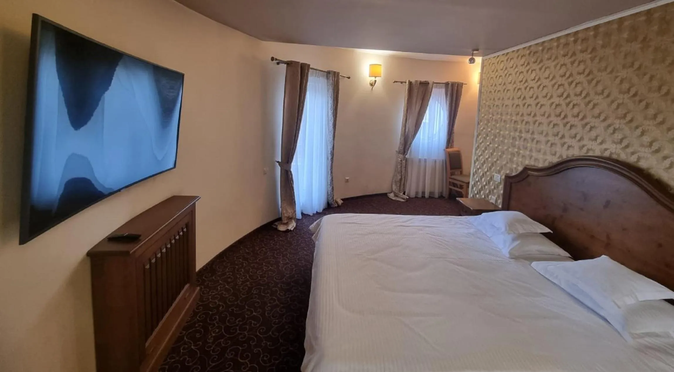 Bed in Topaz Boutique