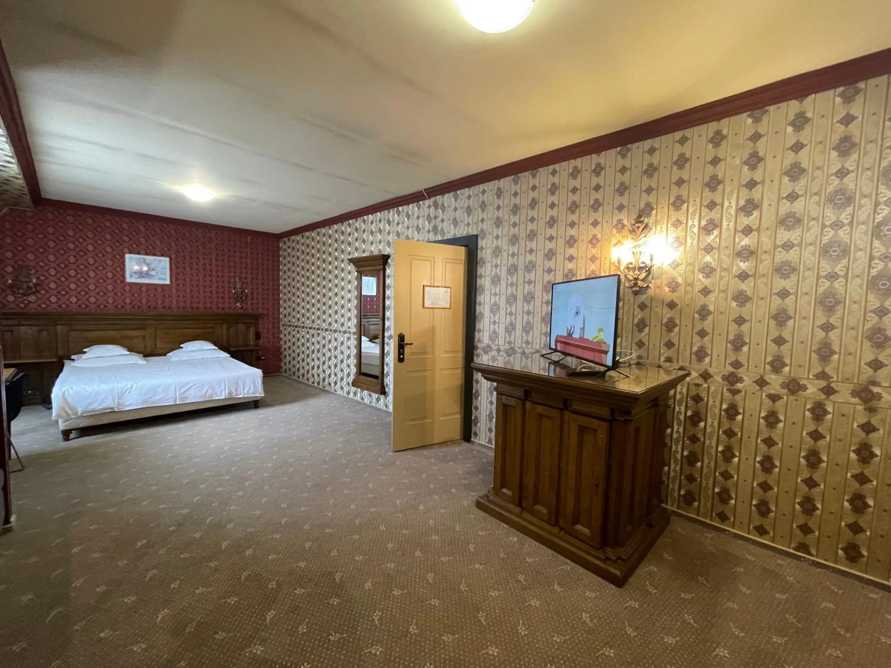 Bed in Topaz Boutique