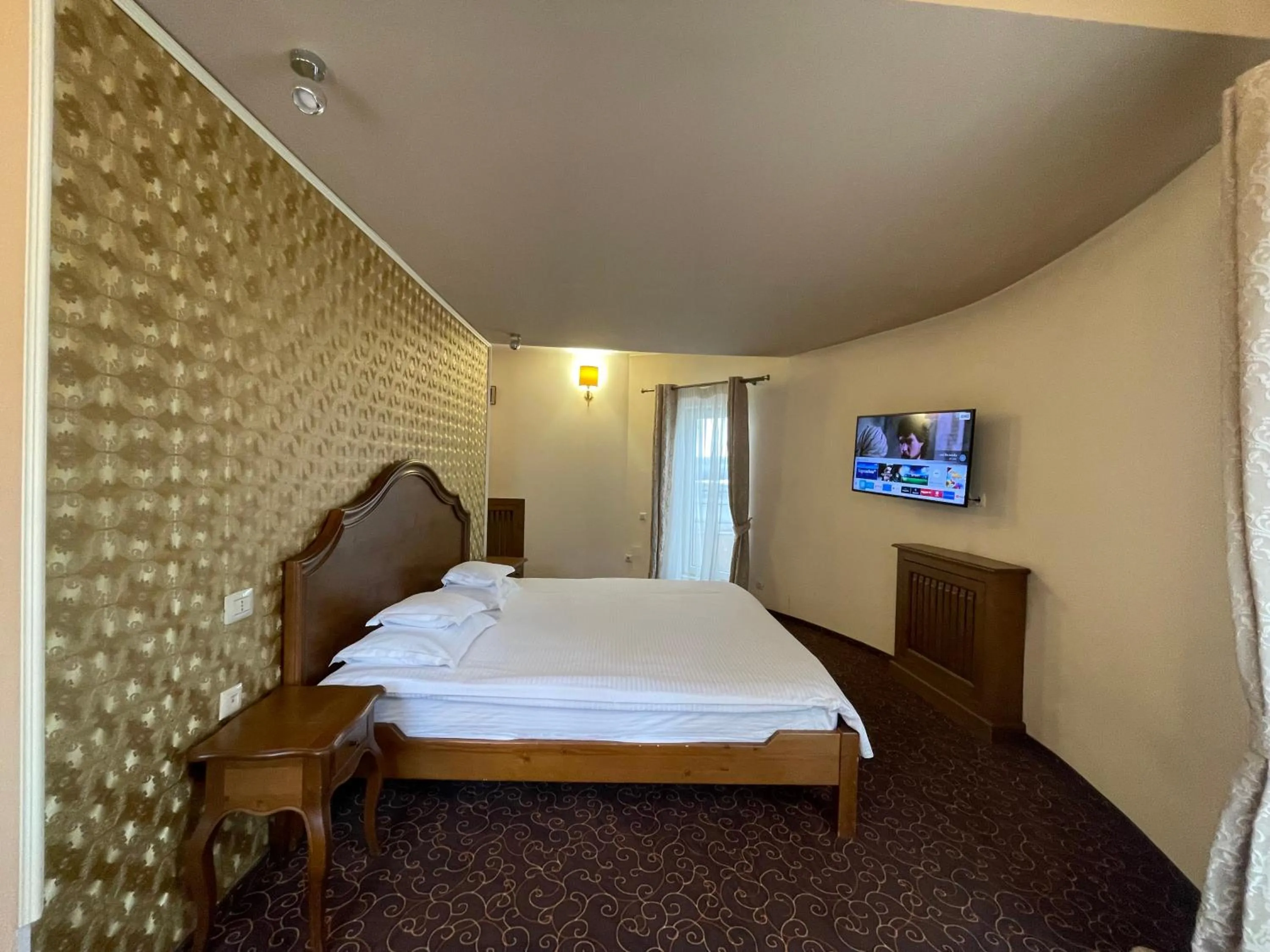 Bed in Topaz Boutique