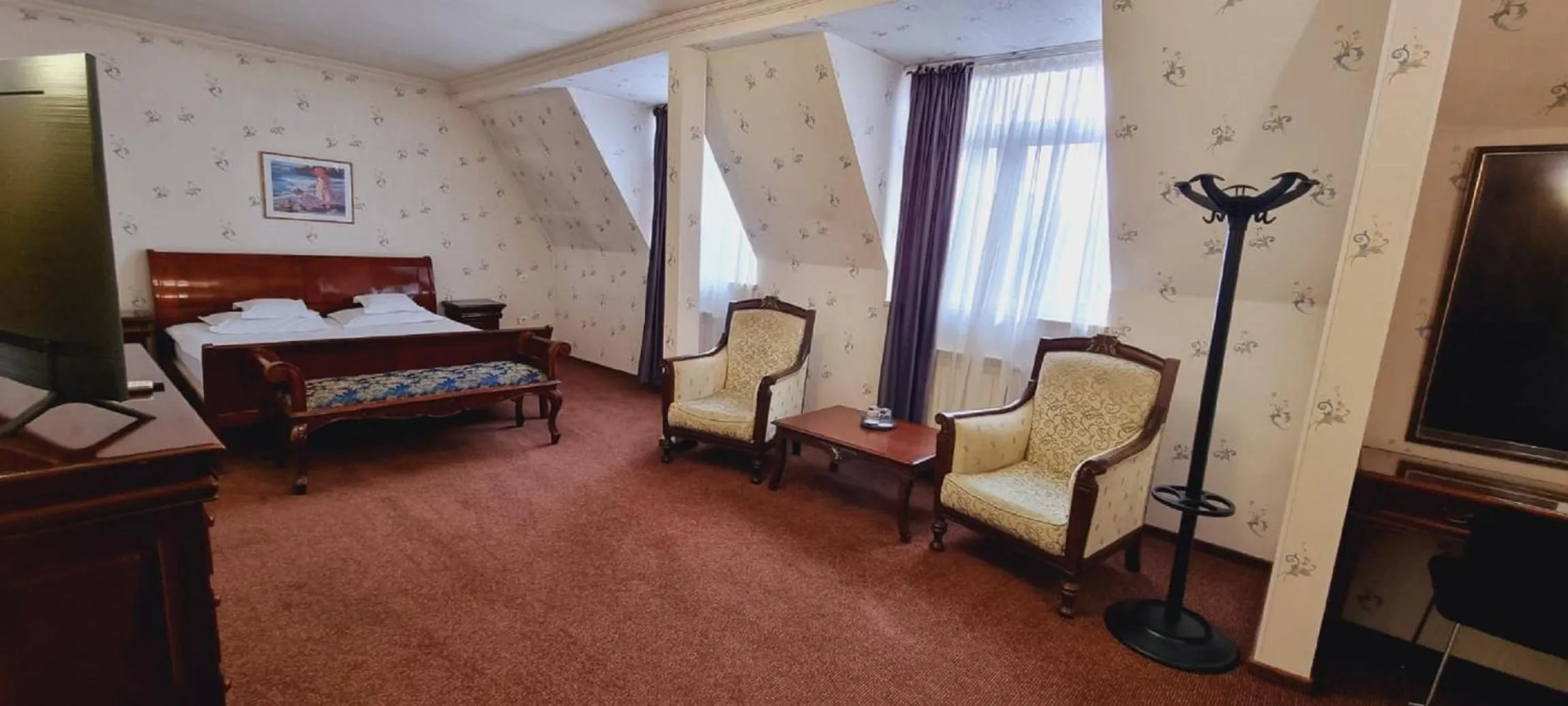 Bed in Topaz Boutique