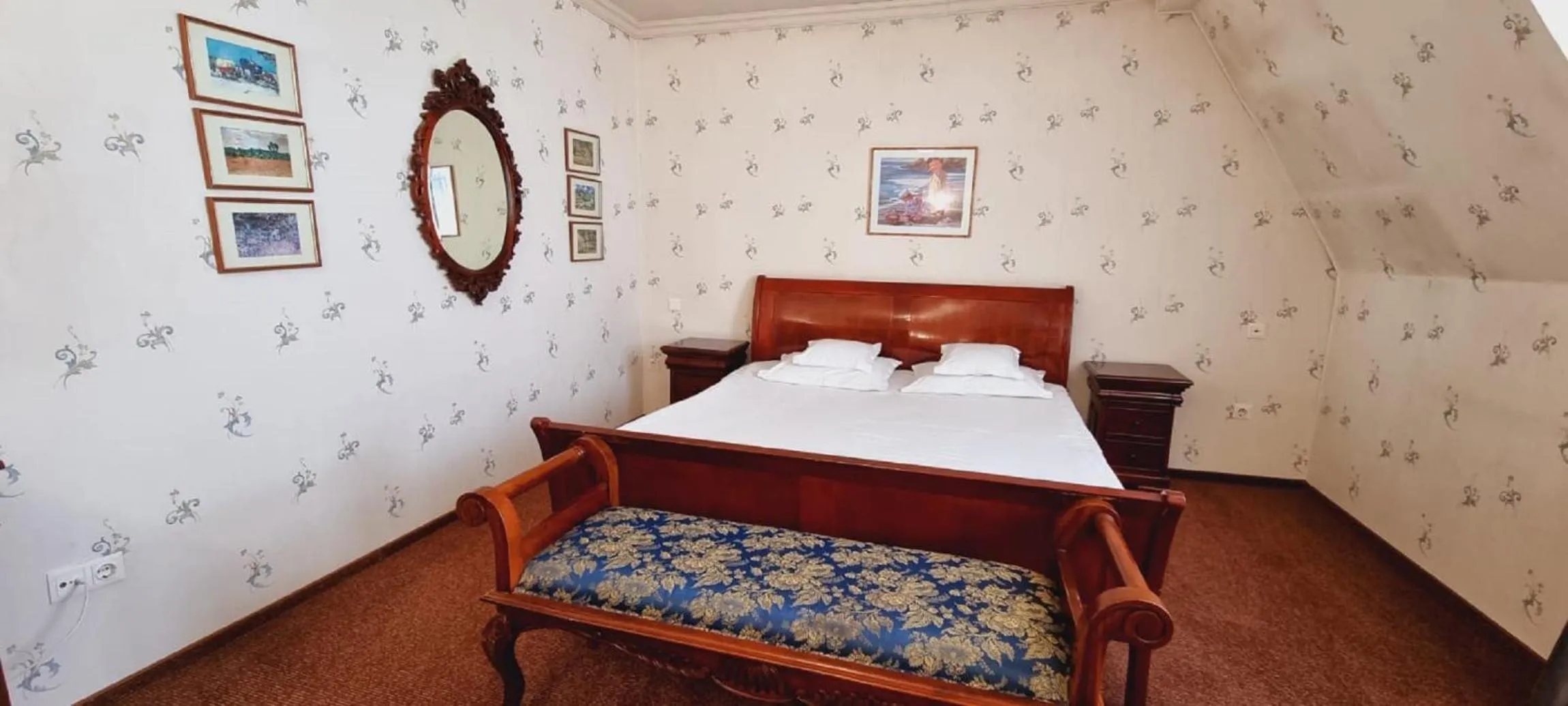 Bed in Topaz Boutique