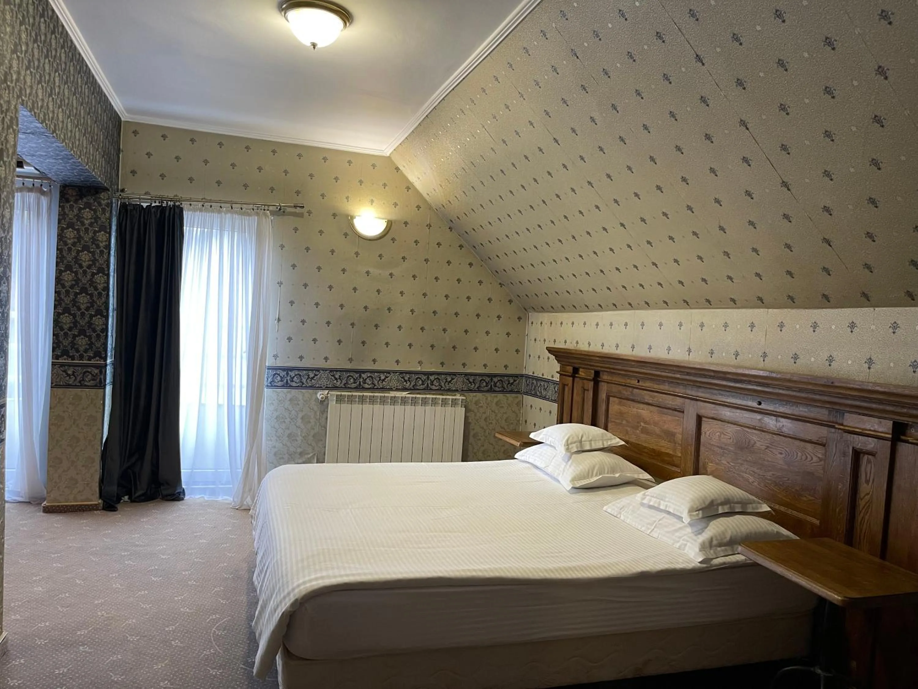 Bed in Topaz Boutique